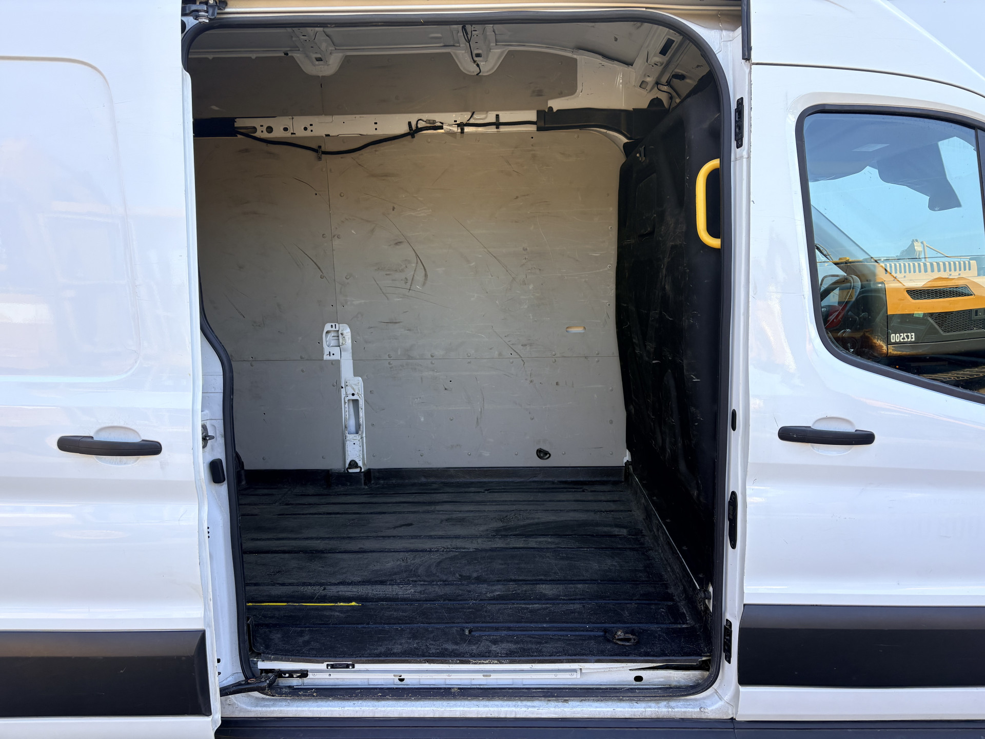 Ford Transit 350 2.0 TDCI 170PK L3H3 Airco Cruise Control Parkeersensoren v+a Voorruitverwarming