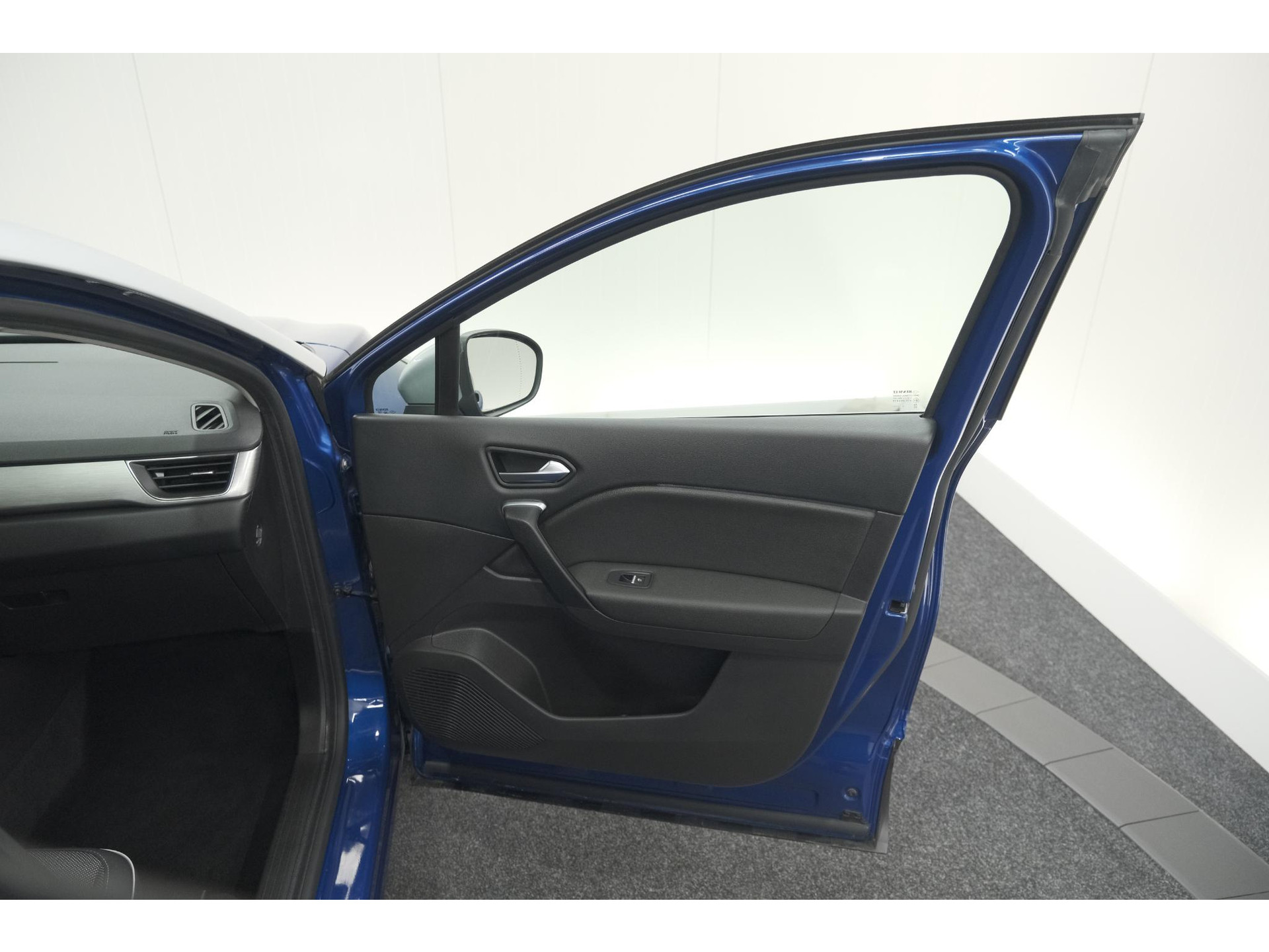 Renault Captur 1.6 E-Tech Plug-in Hybrid 160 Intens | Camera | 9.3 Inch Groot Scherm | Apple Carplay | Parkeersensoren