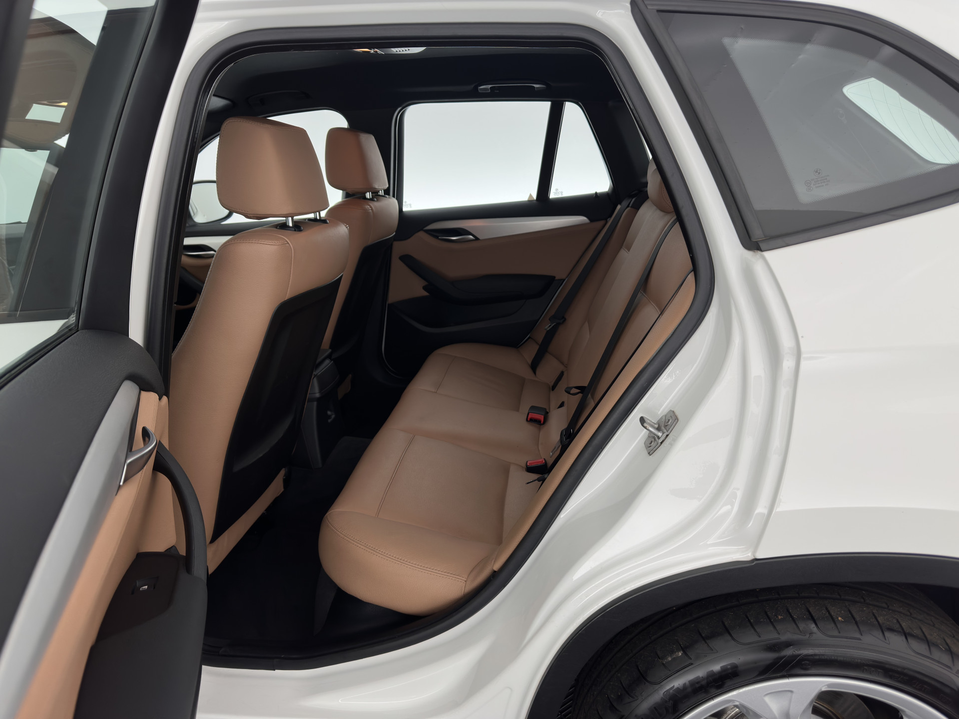 BMW X1 sDrive20i Business Aut. *LUXURY-LEATHER | XENON | HEATED-COMFORTSEATS | NAVI-FULLMAP | ECC | PDC | CRUISE | 18''ALU*