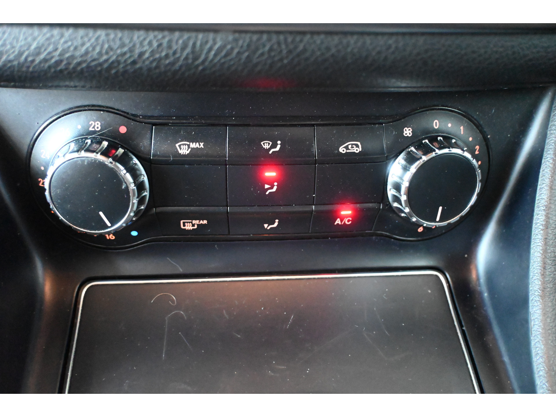 Mercedes-Benz CLA-klasse 180 AMG Night Edition Plus Clima Cruise Xenon LED Navigatie Inruil mogelijk