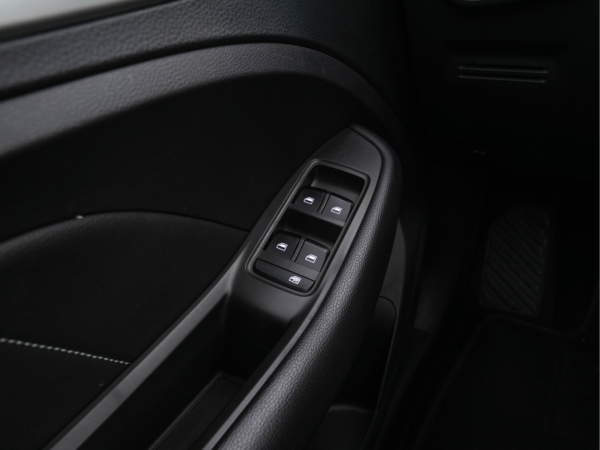 MG ZS EV Luxury 45 kWh {SOH-89%} (INCL-BTW) *PANO | LEATHER | CCS-FASTLOADER | KEYLESS | NAVI-FULLMAP | ADAPTIVE-CRUISE | CAMERA | HEATED-SPORT-SEATS | CARPLAY | BLINDSPOT | DAB | LANE-ASSIST | 17"ALU*