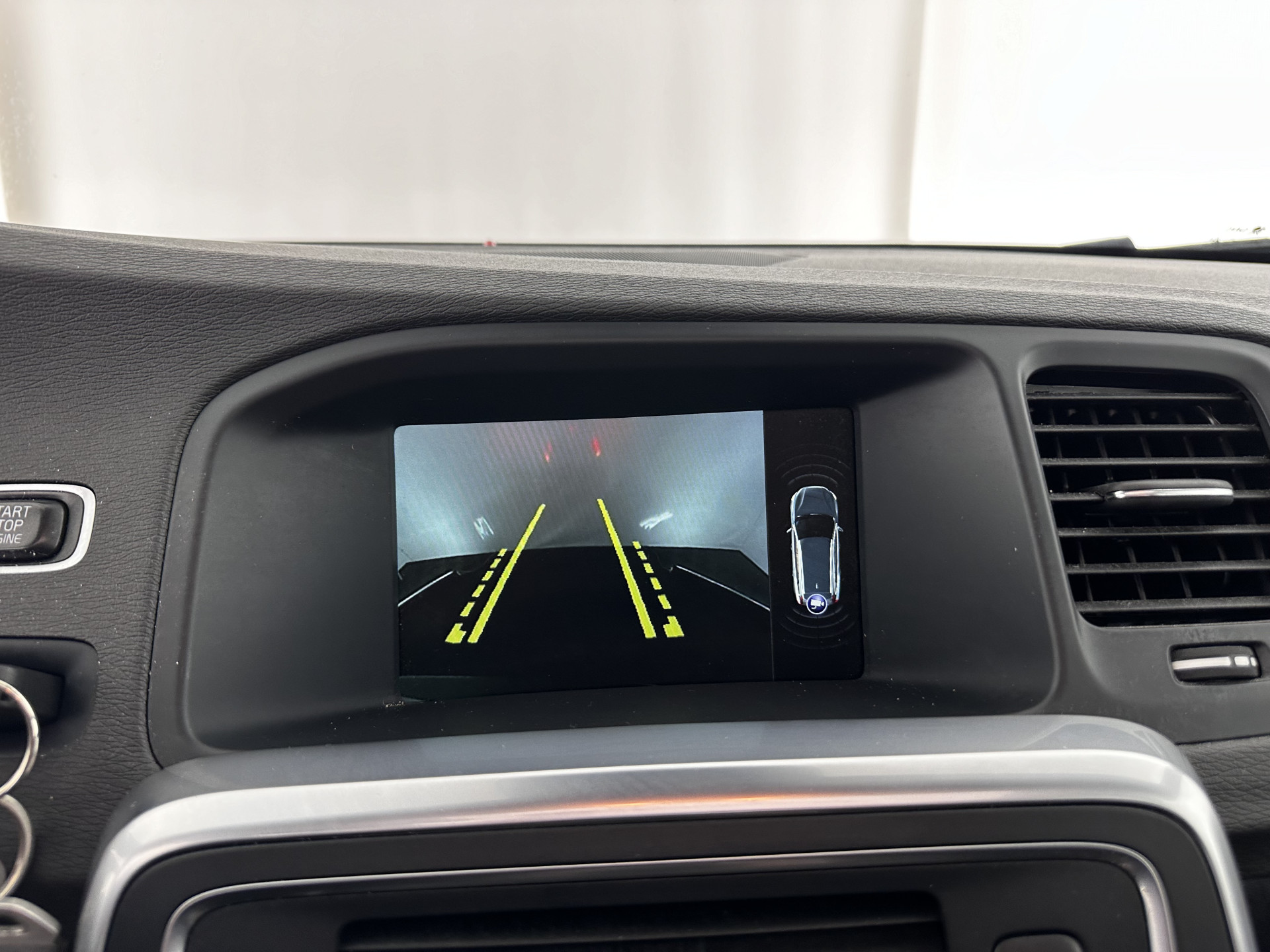 Volvo V60 2.4 D6 AWD Hybrid Summum ( Plug-In) Aut. *PANO | BI-XENON | LEATHER | PREMIUM-SOUND-AUDIO | NAVI-FULLMAP | MEMORY-PACK | ADAPTIVE-CRUISE | CAMERA | HEATED-SPORTSEATS | TOWBAR | BLINDSPOT | 18"ALU*