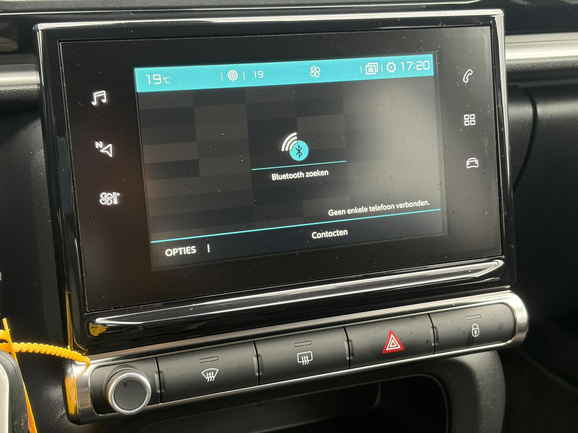 Citroen C3 1.2 PureTech S&S Shine D-riem vv in 02-2025 l 1e Eigenaar l Dealer Onderhouden l 110pk l Navi l Camera l Carplay l Clima l Cruise l Lm velgen l 6 Bak l Rijstrooksensor l Pdc l N.A.P l Apk tot 03-2027