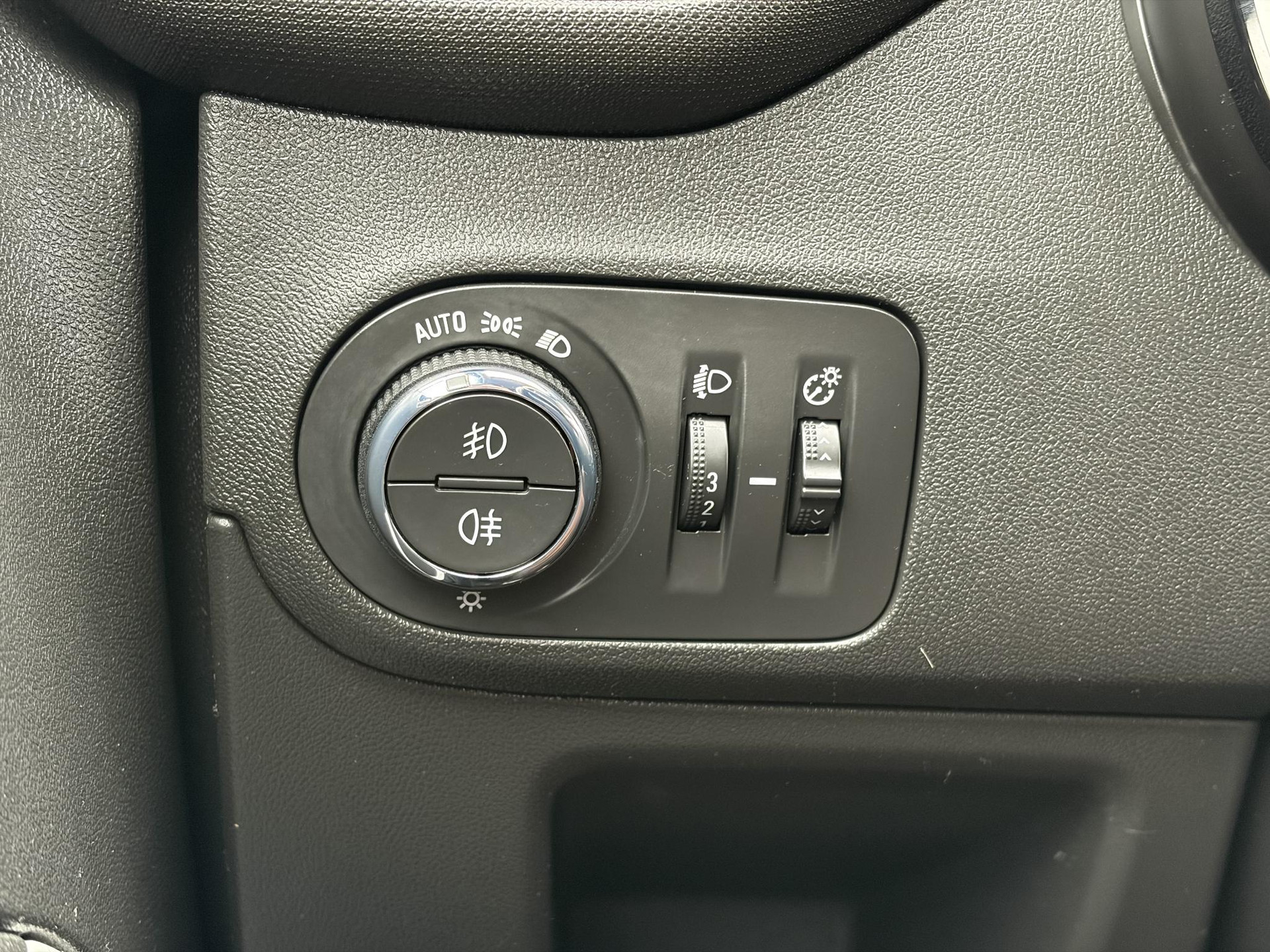 Opel Crossland X 1.2 Turbo Innovation 360° Camera,Afn.Trekhaak,Navi,110pk,Carplay,Navi,6 Bak,Rijstrooksensor,BSD,Clima,Cruise,Lm velgen,Apk tot 02-2028