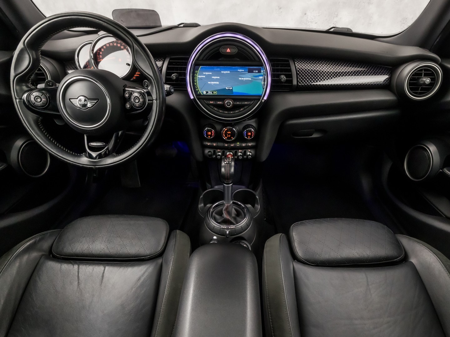 MINI 5-deurs 2.0 Cooper S Chili Edition 192Pk Automaat (PANORAMADAK, GROOT NAVI, HEAD-UP DISPLAY, LEDER, STOELVERWARMING, SPORTSTOELEN, GETINT GLAS, PARKEERSENSOREN, NIEUWSTAAT)
