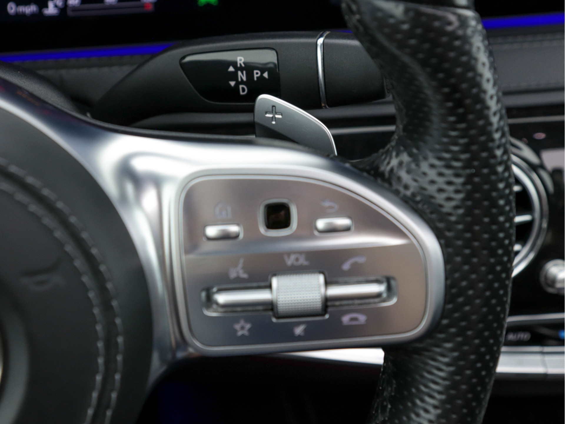 Mercedes-Benz S-klasse 400d 4-Matic Lang Aut. *PANO | DISTRONIC | BURMESTER-AUDIO | TOP-VIEW | KEYLESS | BLIND-SPOT | AIRMATIC | FULL-LEATHER  | FULL-LED |  MEMORY-PACK  | WIDE-SCREEN-DIGI-COCKPIT | AMBIENT-LIGHTNING |  HEATED/VENTI