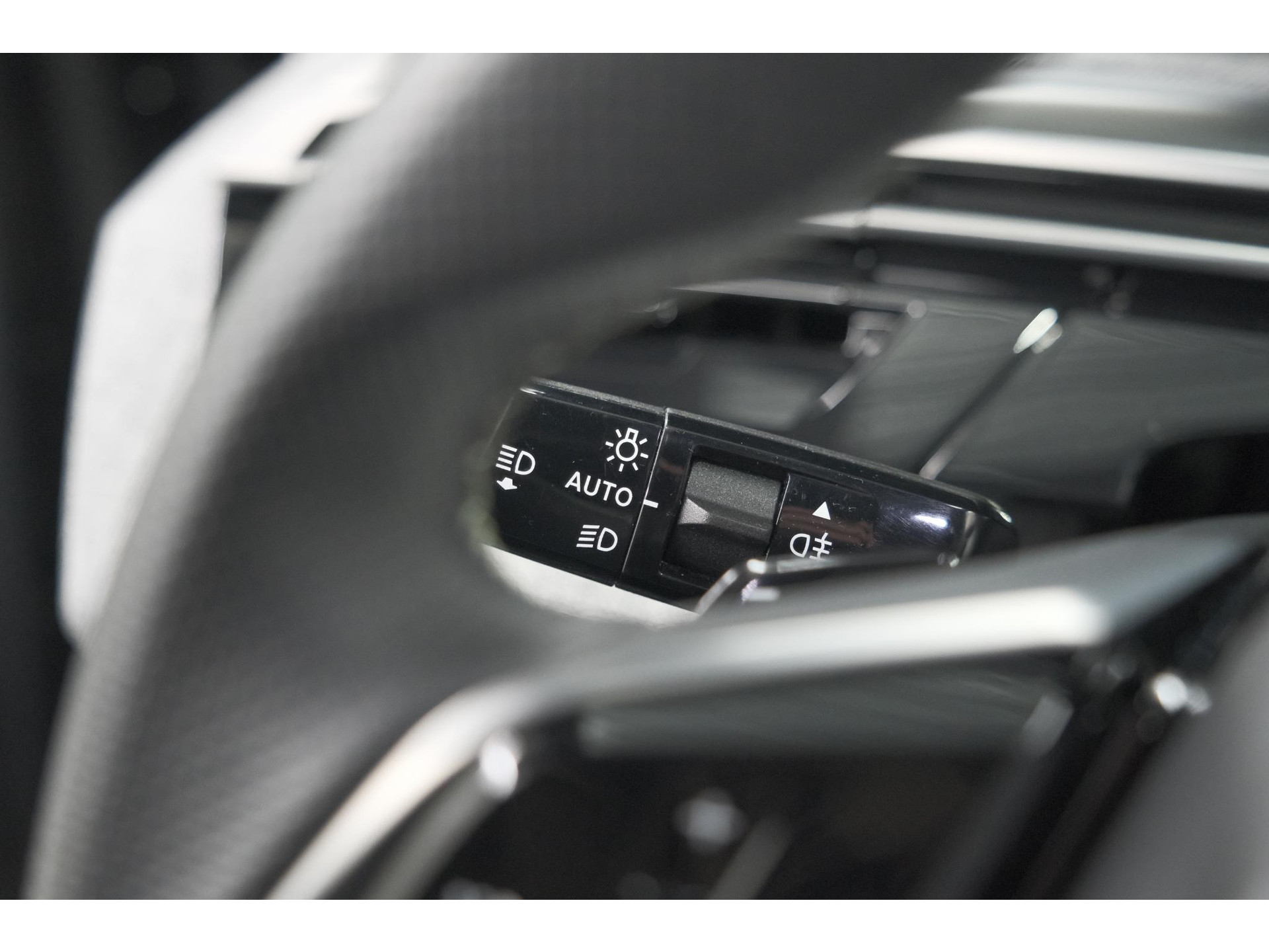 Peugeot 3008 1.2 Hybrid 136 GT | Panoramdak | 360 Camera | Stoelverwarming | Elektrische Kofferklep | Allseason Banden