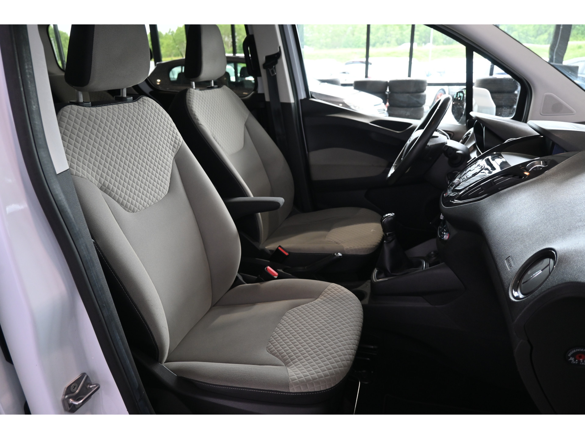 Ford Tourneo Courier 1.0 Titanium Clima Navigatie 2x Schuifdeur Stoelverwarming Cruise Control Rijklaarprijs! Inruil Mogelijk!
