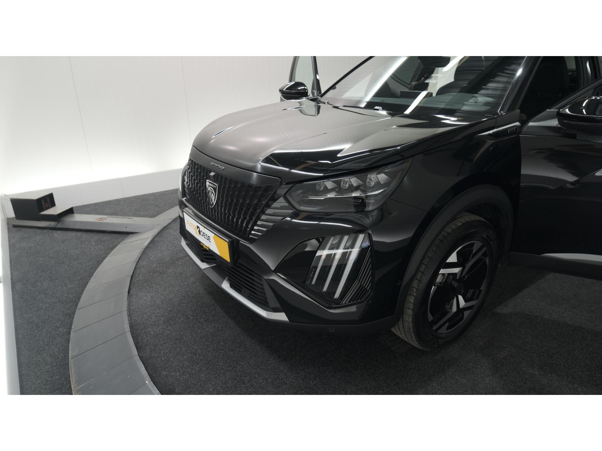 Peugeot 2008 PureTech 130 EAT8 GT | 360 Camera | Adaptieve Cruise Control | Dodehoekdetectie | Apple Carplay