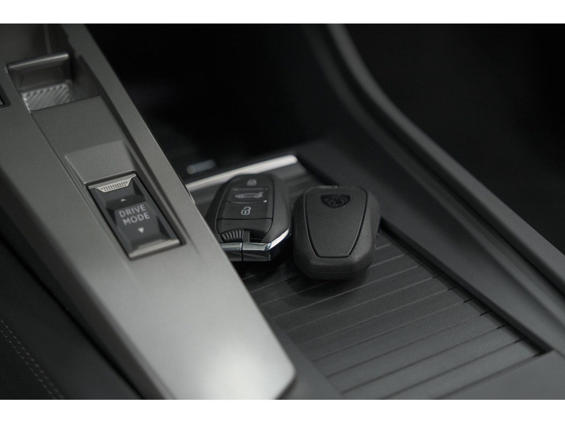 Peugeot 308 SW 1.6 Plug-in Hybrid 180 Allure | Perfecte Staat | 360 Camera | Adaptieve Cruise Control | Navigatie | Apple Carplay