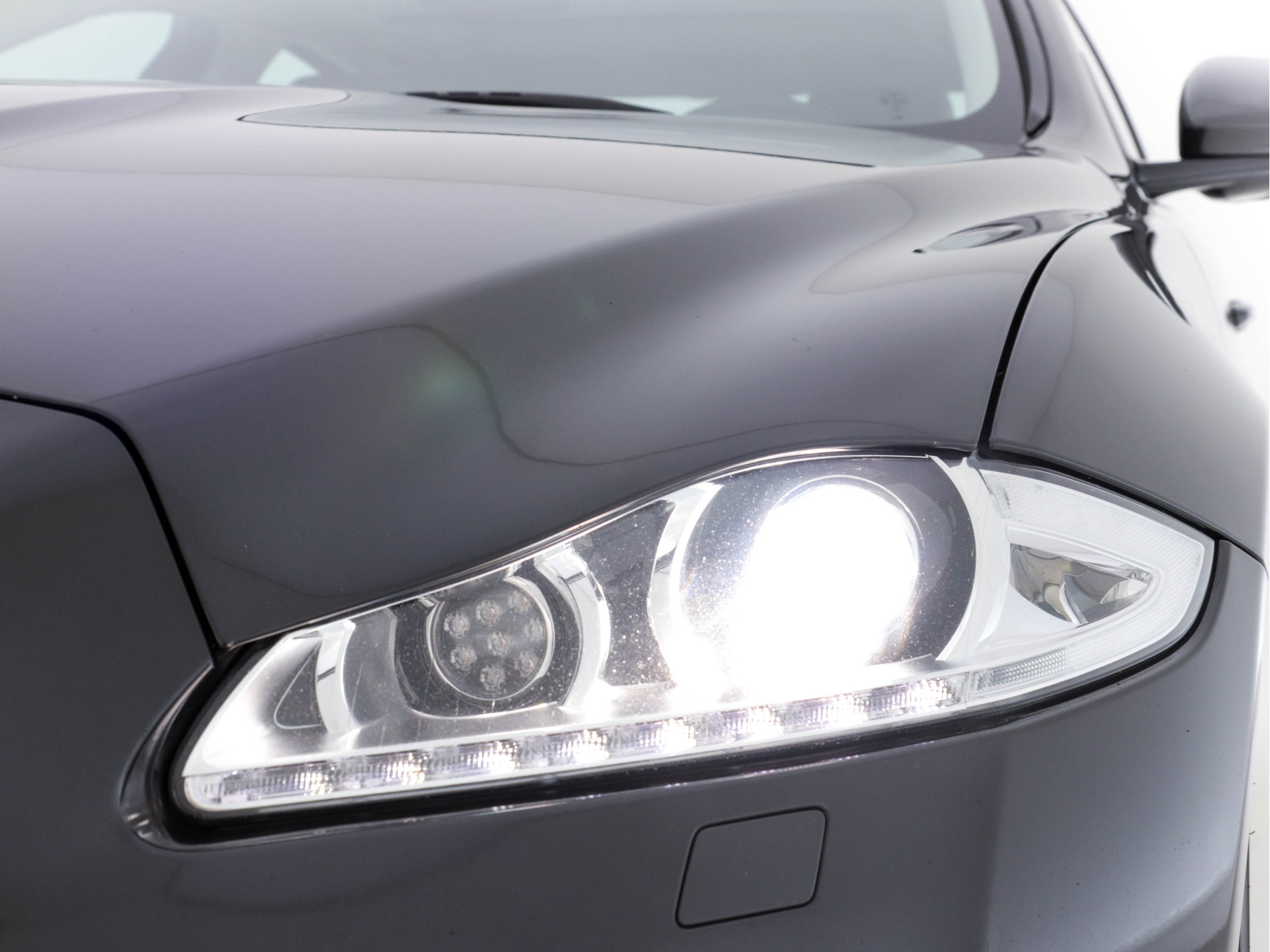 Jaguar XJ 3.0 V6D Portfolio Long (INCL-BTW) Aut. *PANO | LEATHER  | BI-XENON | MERIDIAN-AUDIO | MEMORY-PACK | KEYLESS | CAMERA | ECC | HEATED-COMFORTSEATS | PDC | NAVI-FULLMAP | SHIFT-PADDLES | CRUISE | 19"ALU*