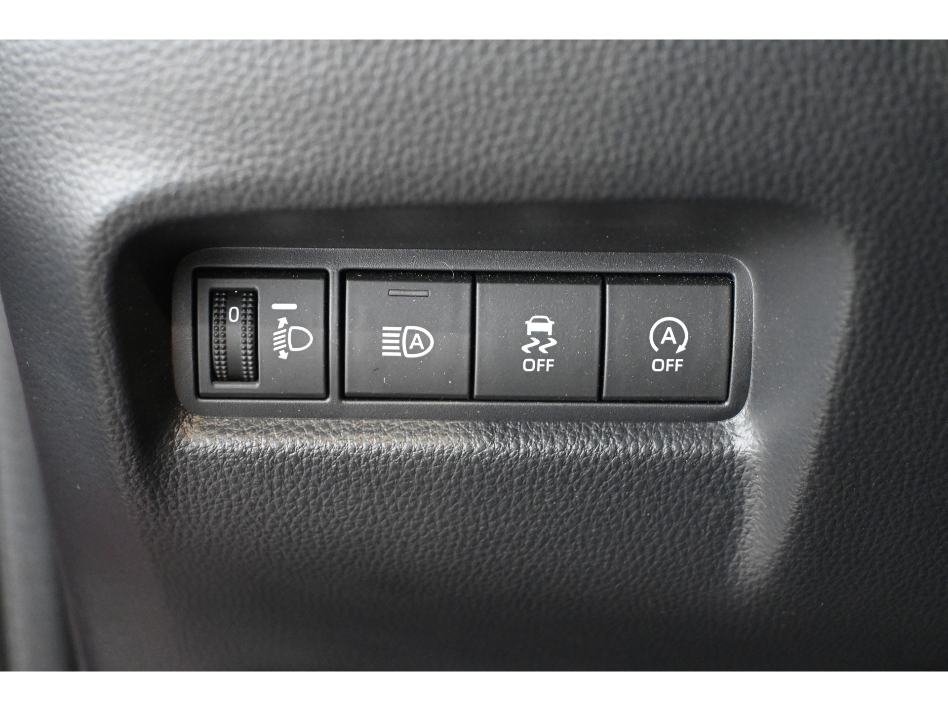 Toyota Aygo X 1.0 VVT-i MT Play Clima Carplay Panoramadak Camera LED Rijklaarprijs Inruil Mogelijk!