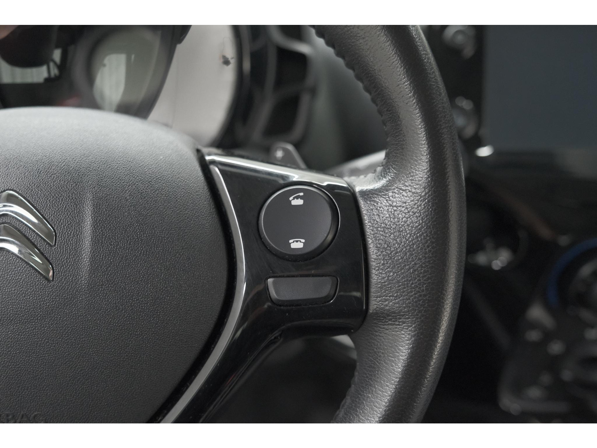 Citroen C1 1.0 VTi Shine | Automaat | Stoelverwarming | Camera | Lederen bekleding