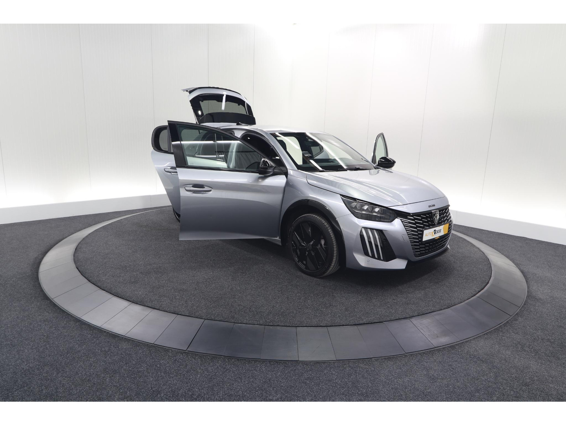 Peugeot 208 PureTech 100 GT Dark Edition | Camera | Navigatie | Apple Carplay | Parkeersensoren