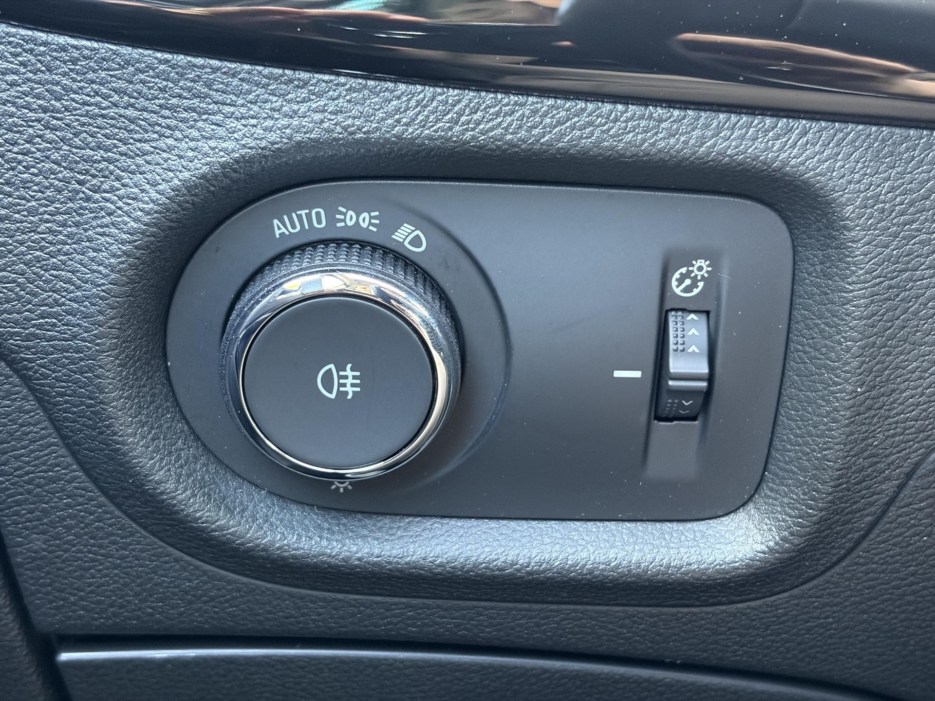 Opel Astra Sports Tourer 1.2 Business Elegance ✓1e Eigenaar✓110pk✓Carplay✓Camera✓Navi✓Clima✓Cruise✓Halfleder✓Comfortstoel✓Pdc V+A✓6 Bak✓Dealer Onderhouden✓Keyless✓Lm velgen✓N.A.P✓Apk tot 06-2027