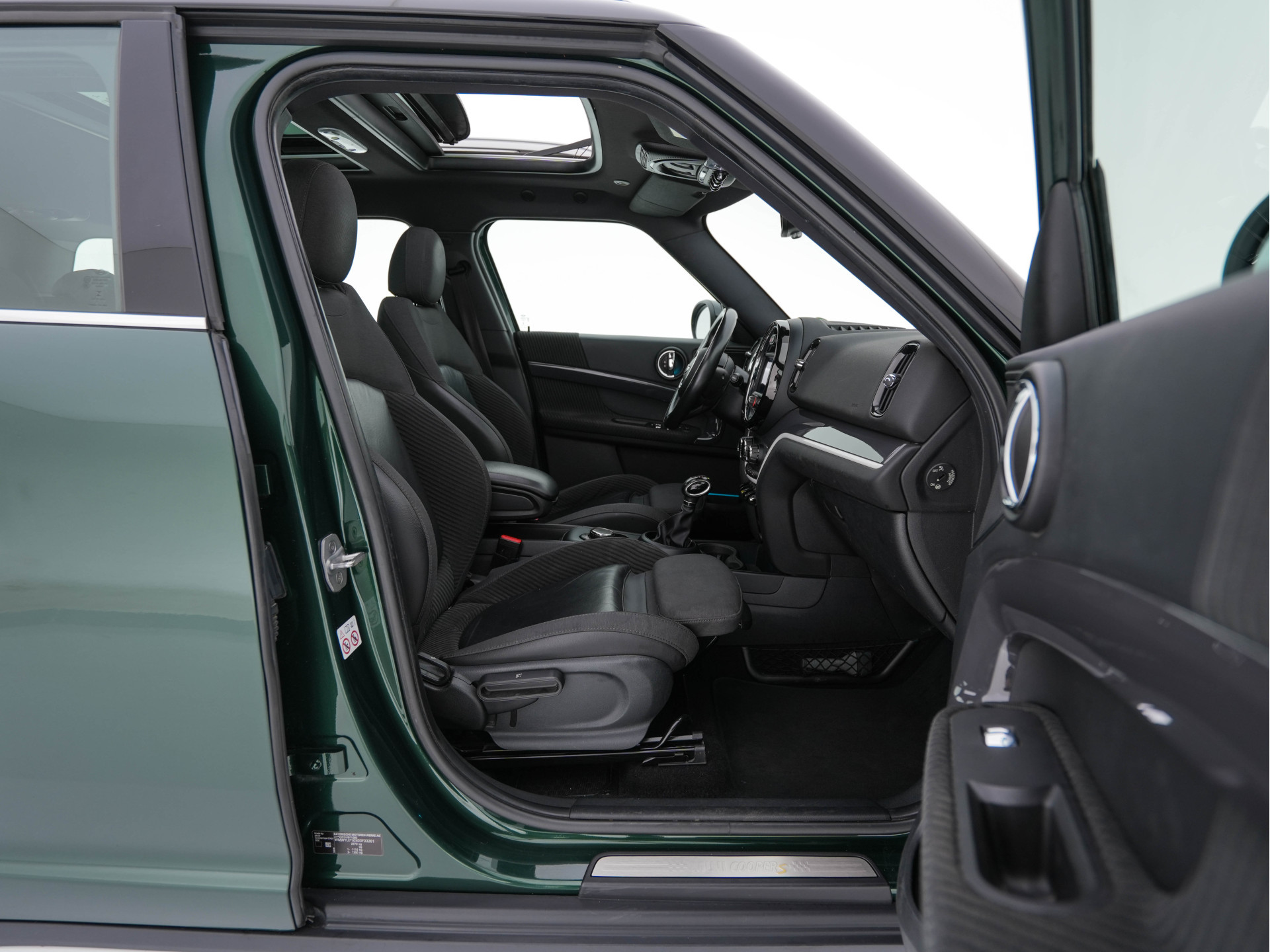 MINI Mini Countryman 2.0 Cooper S E ALL4 Chili Plug-In (INCL-BTW) Aut. *PANO | LEATHER-FABRIC | FULL-LED | SPORT-SEATS | KEYLESS | NAVI-FULLMAP | ECC | AMBIENT-LIGHT | PDC | CRUISE | 18''ALU*