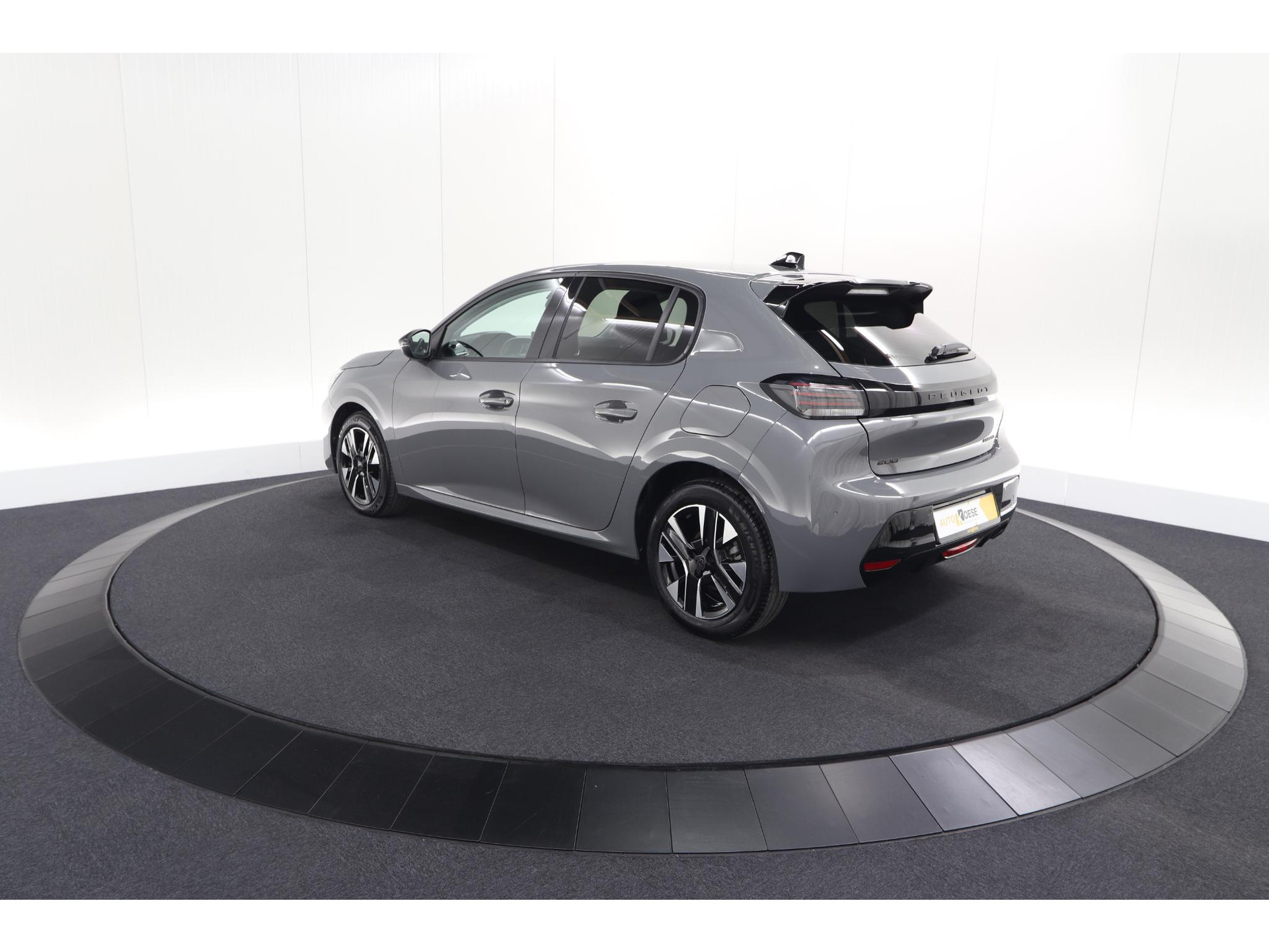 Peugeot 208 1.2 Hybrid 110 e-DCS6 Allure | Apple Carplay | Parkeersensoren Voor + Achter | Climate Control