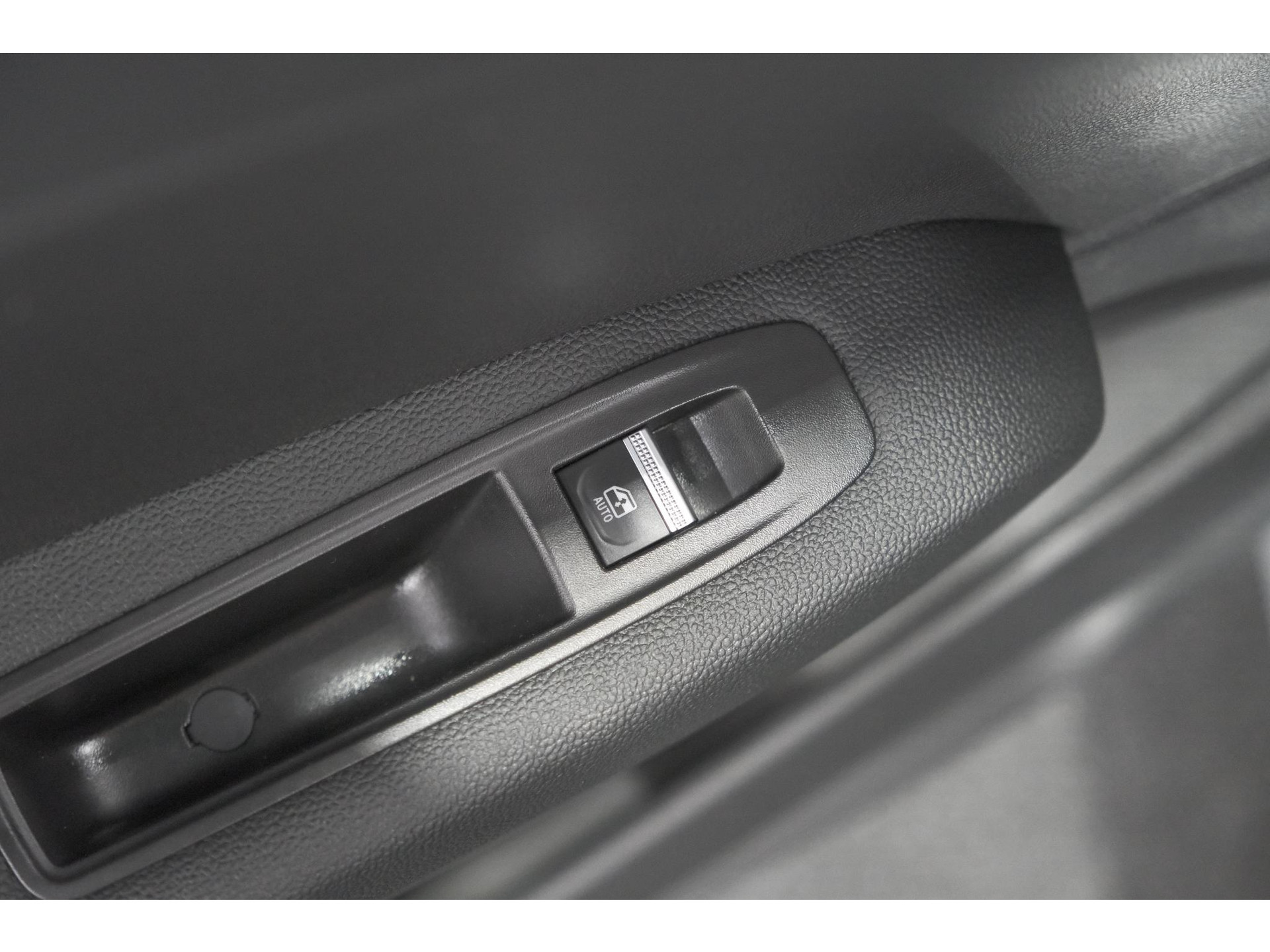 Renault Captur TCe 90 Techno | Nieuw Model | Camera | Navigatie | Apple Carplay | Pack Full Screen | 18 Inch Lichtmetalen Velgen