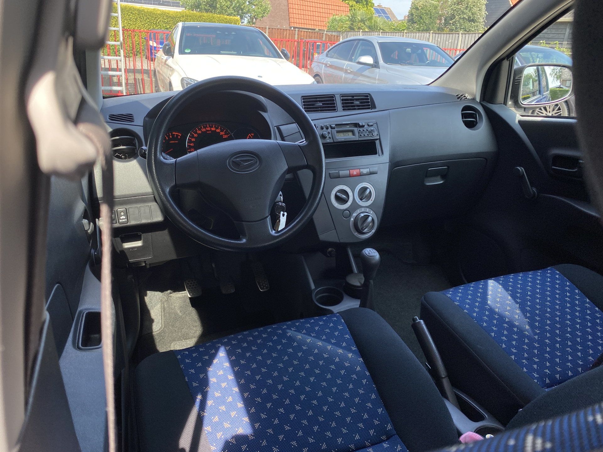 Daihatsu Cuore 1.0 Clever | dealer onderhouden | metallic lak | centrale deurvergrendeling | airbags | NL auto