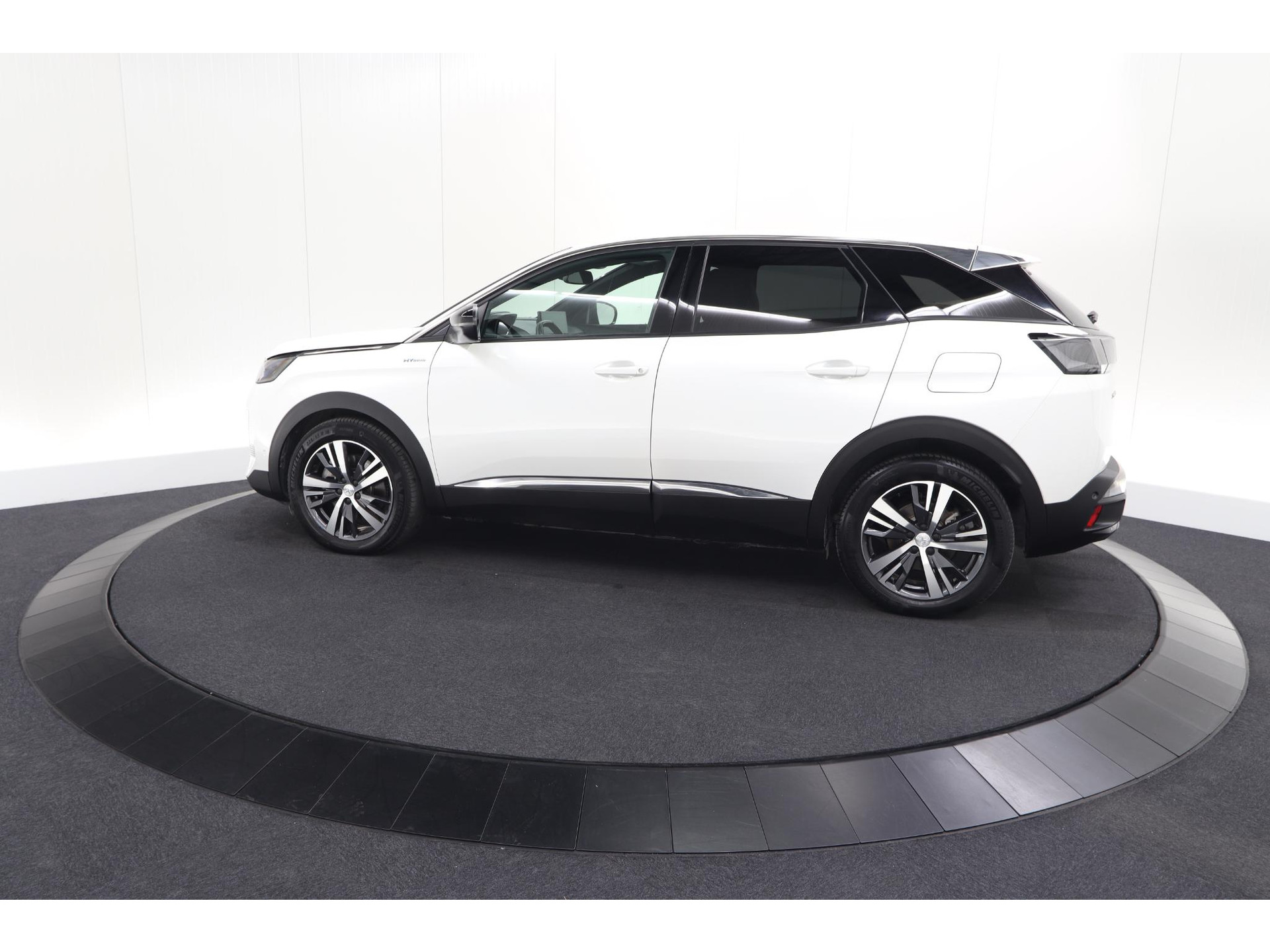Peugeot 3008 1.6 Plug-in HYbrid 225 Allure | Camera | Dodehoekdetectie | Navigatie | Apple Carplay