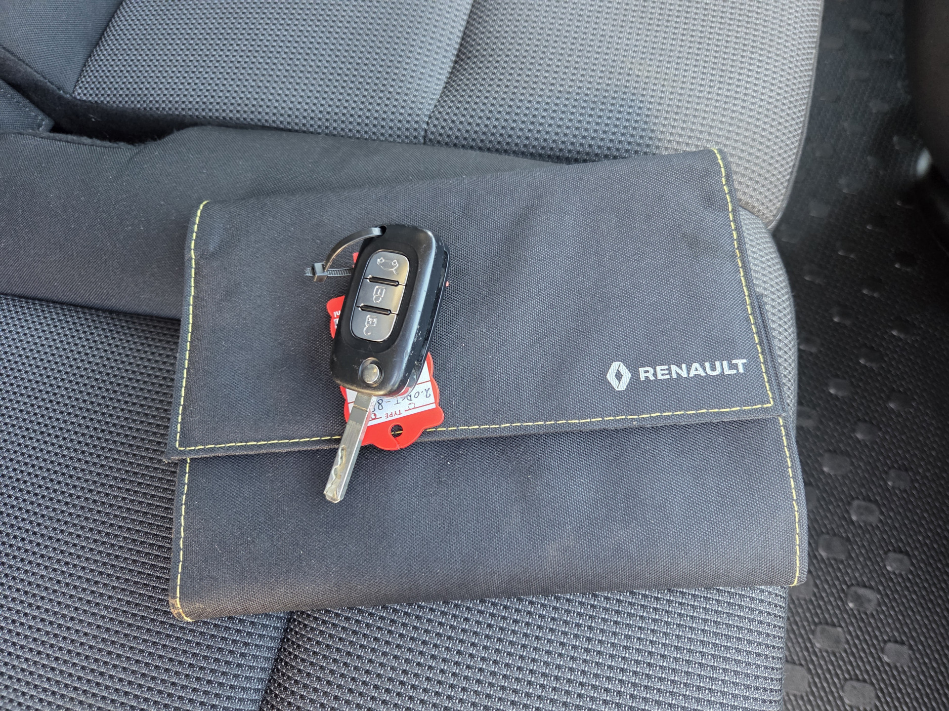 Renault Trafic 2.0 dCi 120Pk /88kw  L2 Airco  Parkeersensor Trekhaak Business