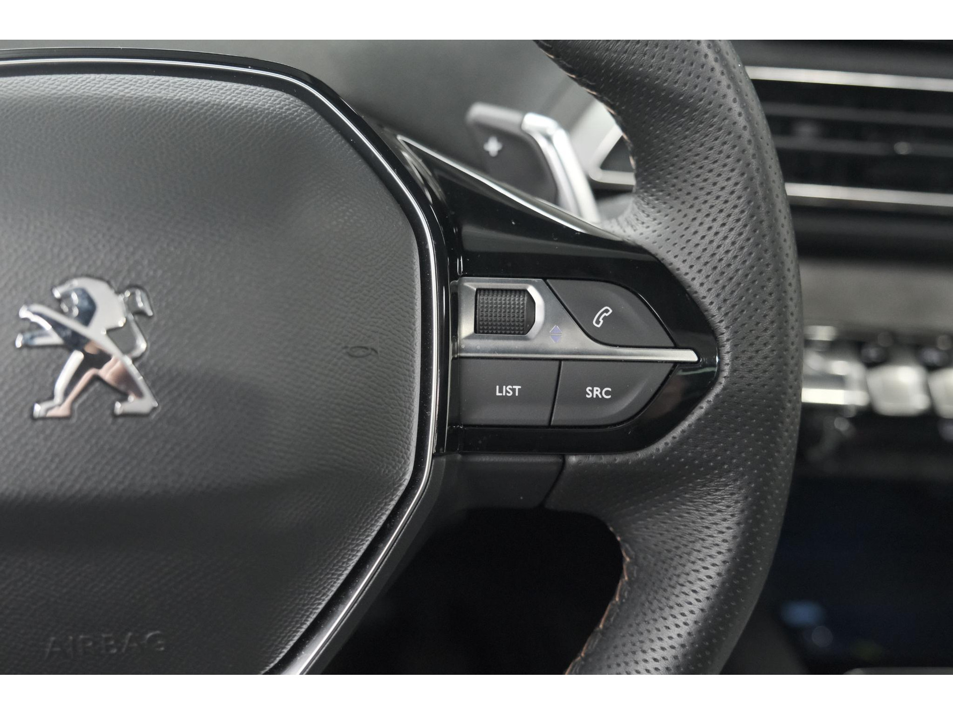 Peugeot 3008 HYbrid4 300 GT | Elektrisch Panoramadak | Dodehoekdetectie | Camera | Navigatie