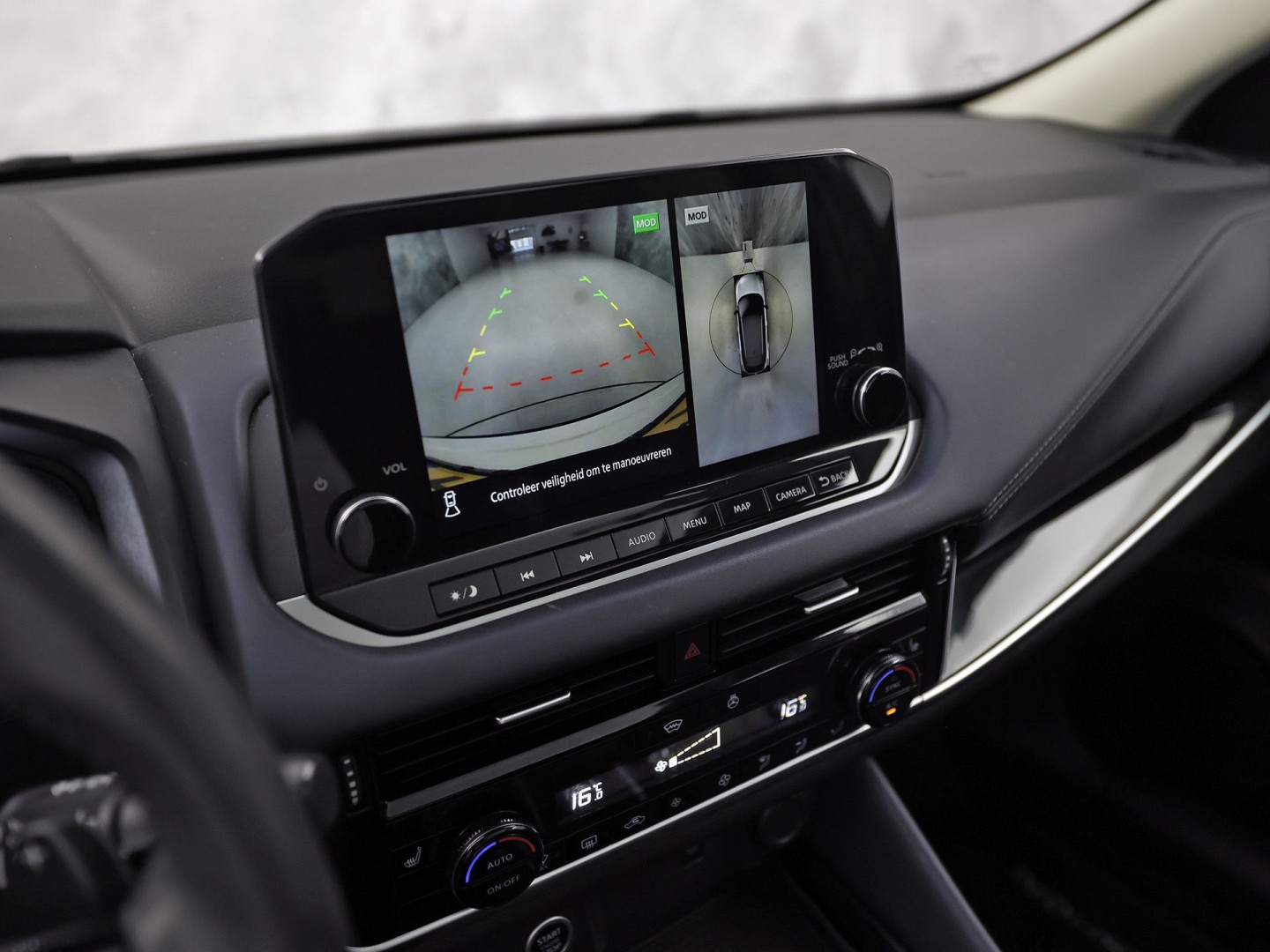 Nissan Qashqai 1.3 MHEV Xtronic Premiere Edition 158Pk Automaat (PANORAMADAK, VIRTUAL COCKPIT, APPLE CARPLAY, GROOT NAVI, 360 CAMERA, LEDER, SPORTSTOELEN, STOELVERWARMING, GETINT GLAS, ADAPTIVE CRUISE, NIEUWSTAAT)