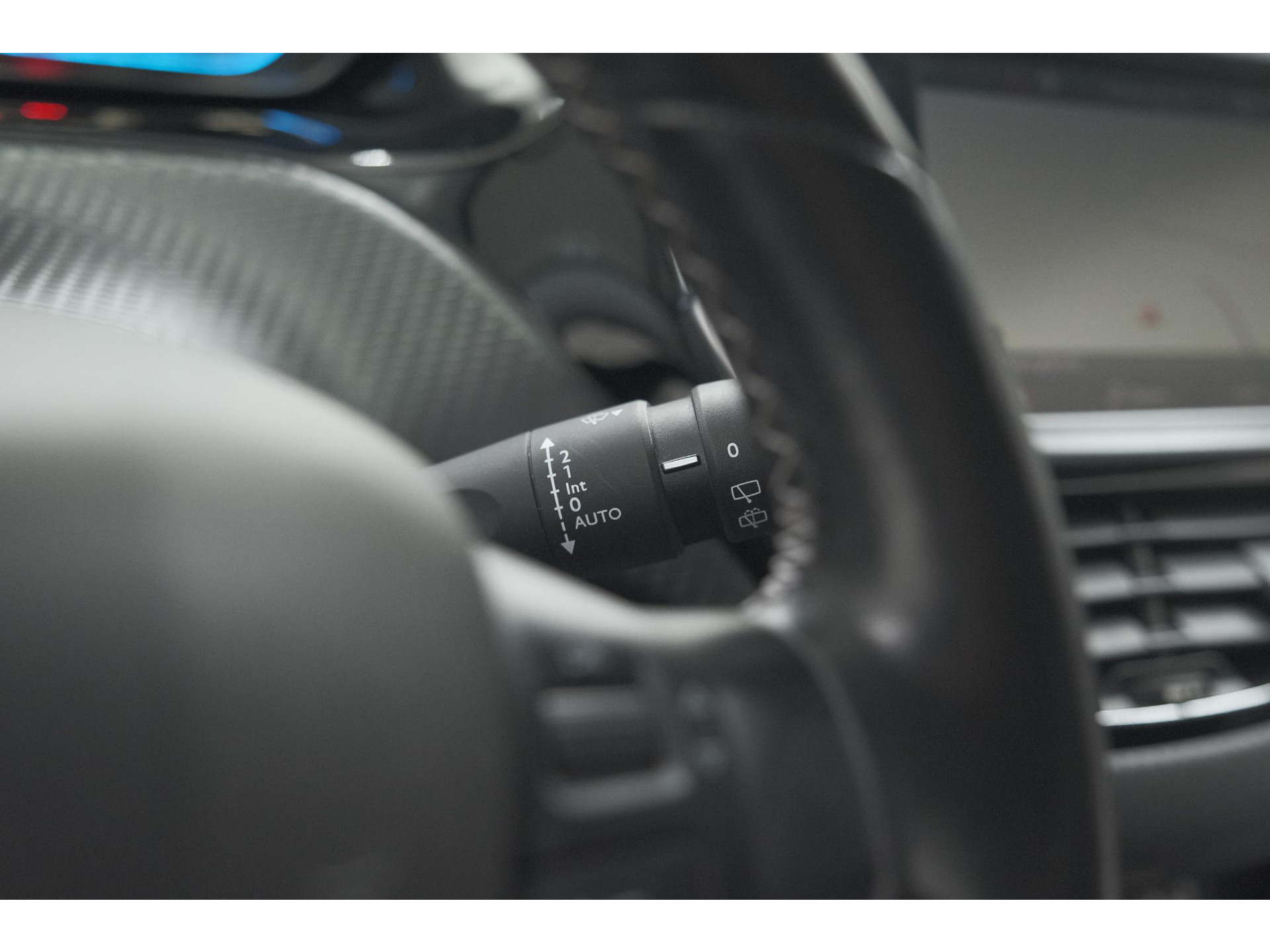 Peugeot 2008 PureTech 130 Allure | Camera | Apple Carplay | Parkeersensoren | Navigatie
