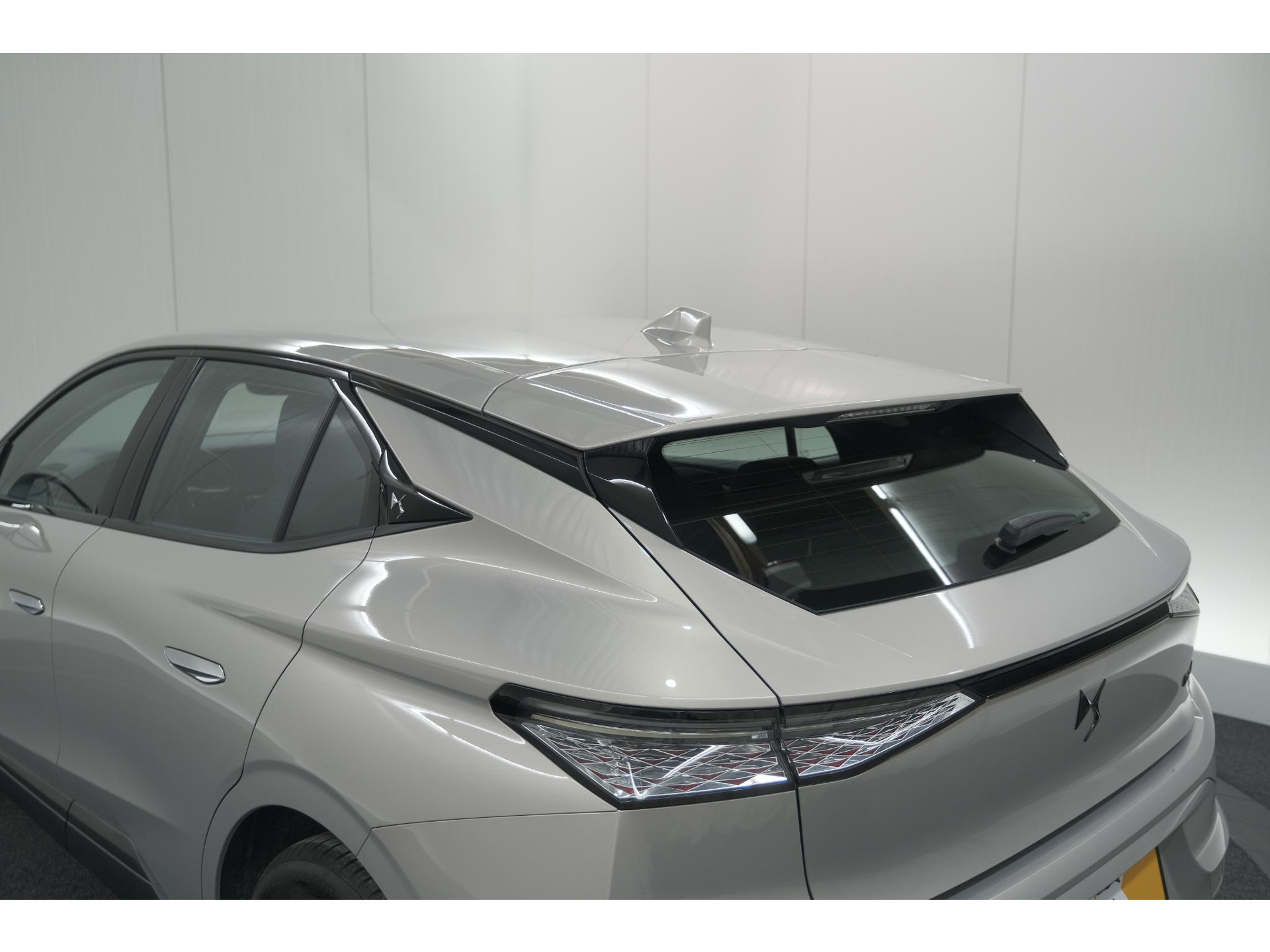 DS 4 PureTech 130 EAT8 Performance Line | Camera | Apple Carplay | Alcantara® bekleding | Parkeersensensoren