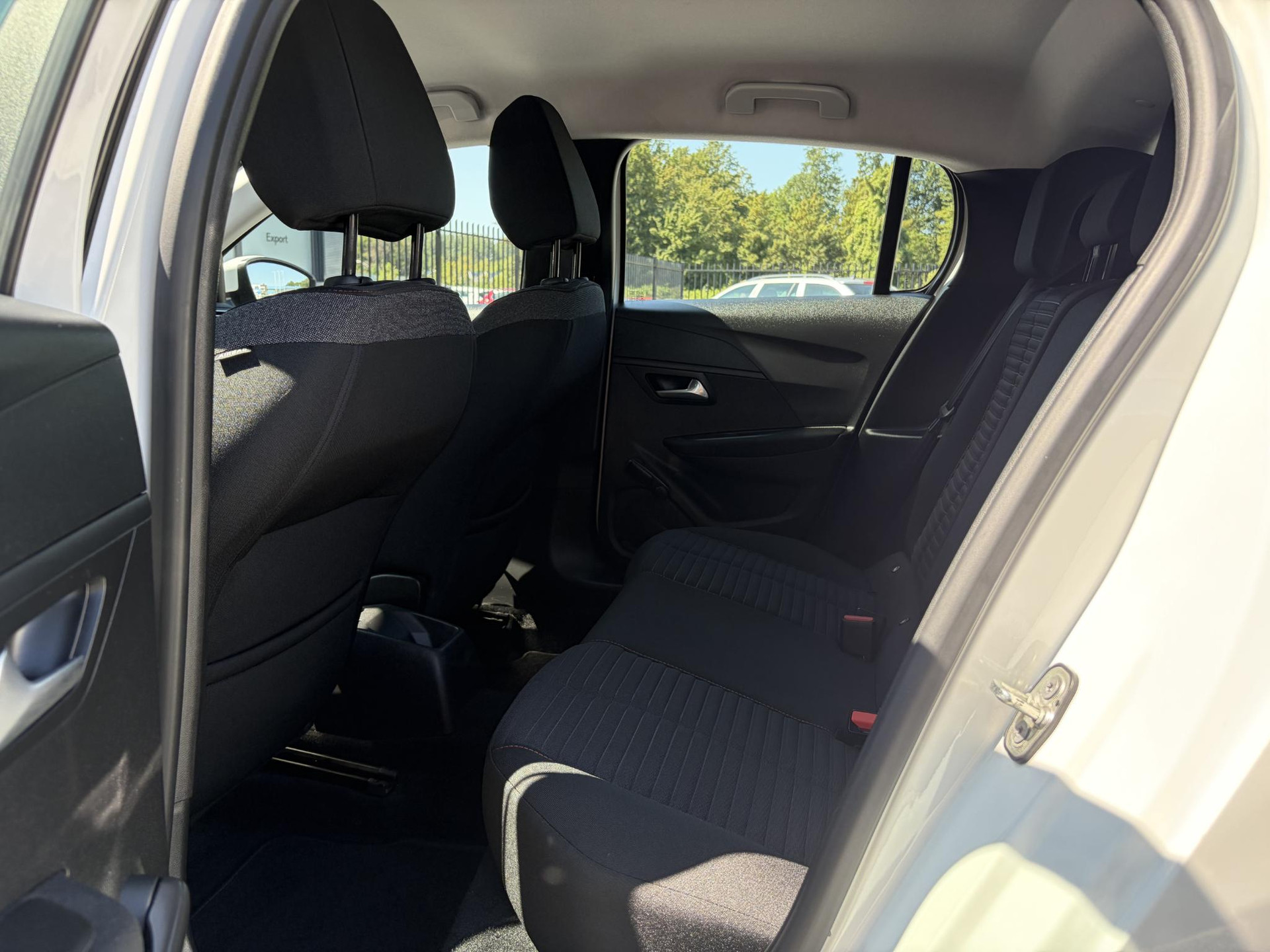 Peugeot 208 1.2 PureTech Blue Lease Active 2e Eigenaar,D-riem vv in 11-2025,Camera,Navi,Carplay,75pk,Clima,Cruise,Rijstrooksensor,Pdc,Lm velgen,N.A.P,Apk tot 11-2027