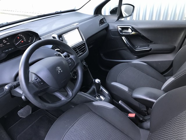 Peugeot 208 1.2 Automaat - V E R K O C H T