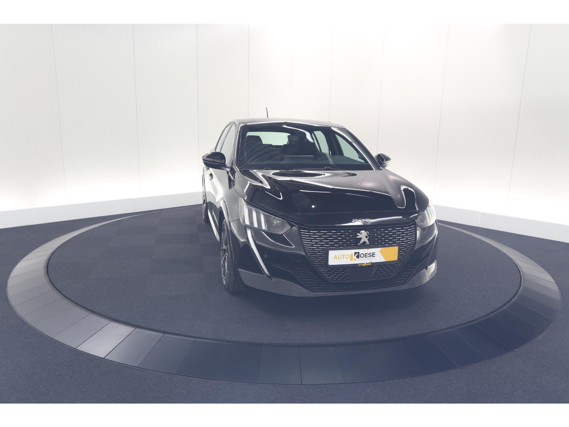 Peugeot 208 PureTech 130 EAT8 GT-Line | Camera | Adaptieve Cruise Control | Stoelverwarming | Navigatie