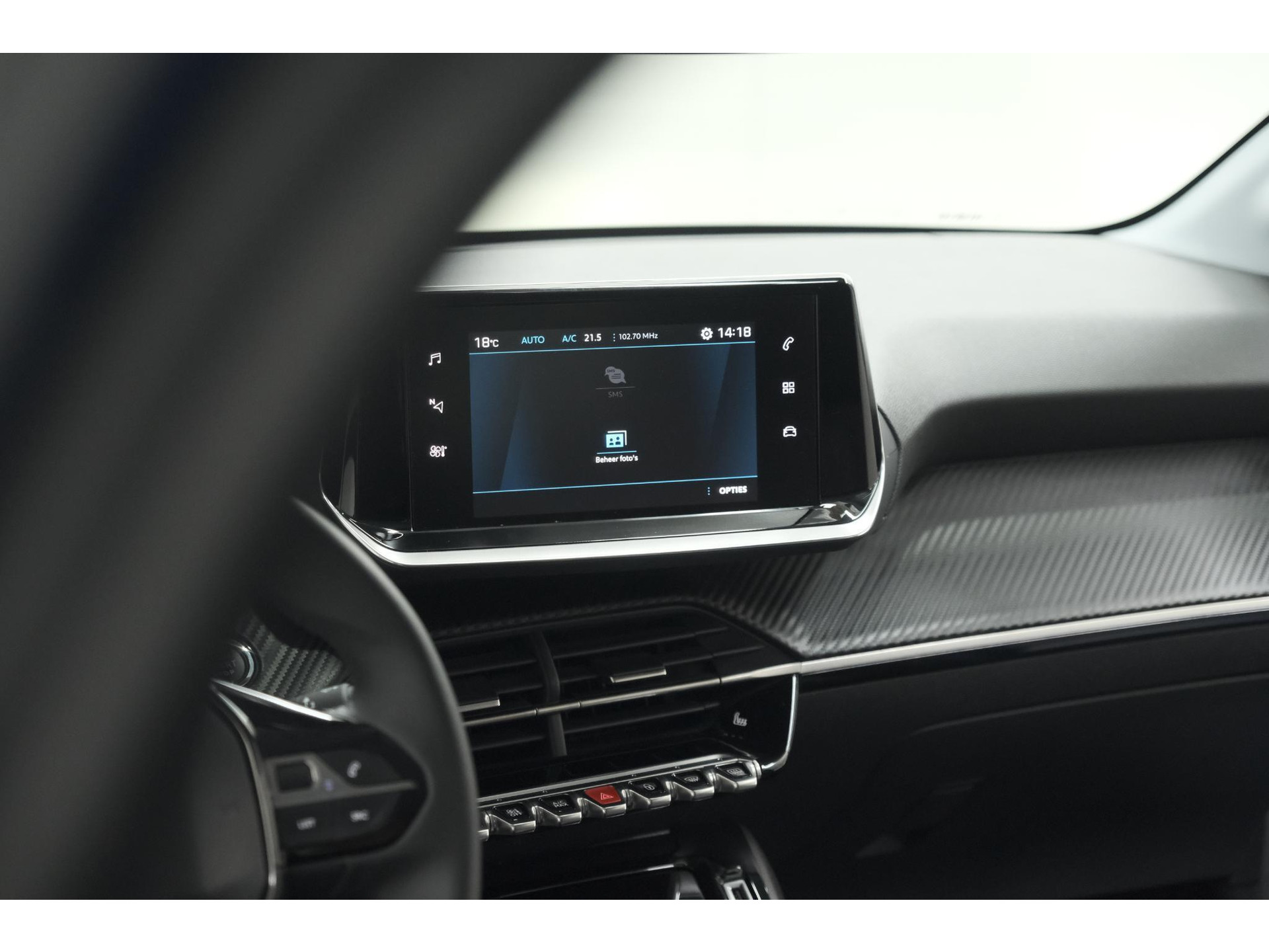Peugeot 208 PureTech 100 Allure | Stoelverwarming | Adaptieve Cruise Control | Camera | Apple Carplay