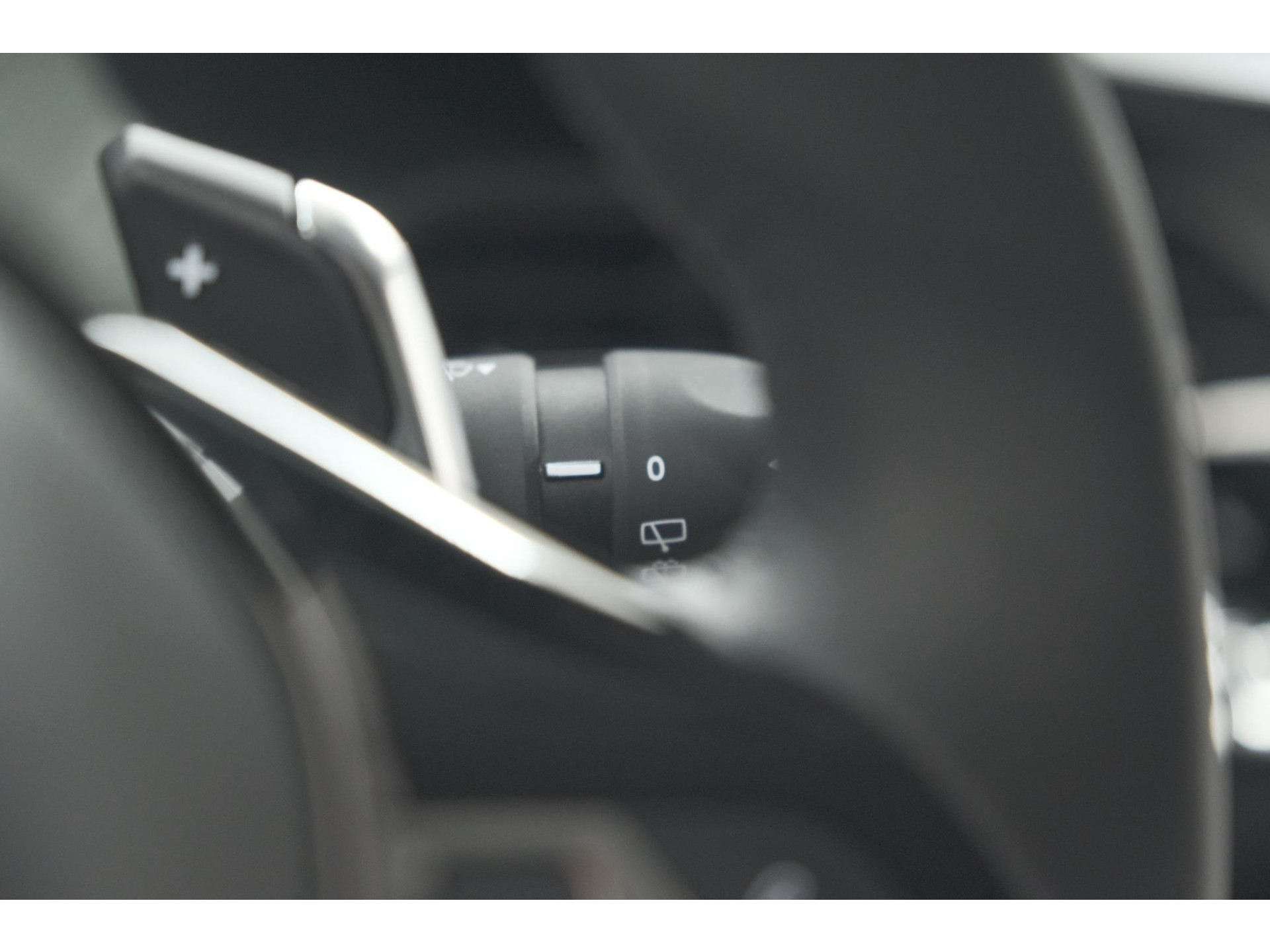Peugeot 208 Hybrid 100 e-DCS6 Allure | Camera | Apple Carplay | Keyless Entry | Parkeersensoren