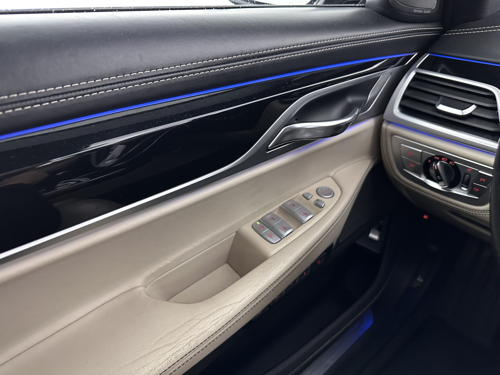 BMW 7-serie 740Le xDrive iPerformance High Executive (Plug-In) Aut. *PANO | LEATHER | MASSAGE | HARMAN/KARDON | MEMORY-PACK | BLIS | TOPVIEW |  HEAD-UP | ADAPTIVE-CRUISE | FULL-LED | ENTERTAINMENT | DAB+ | ..