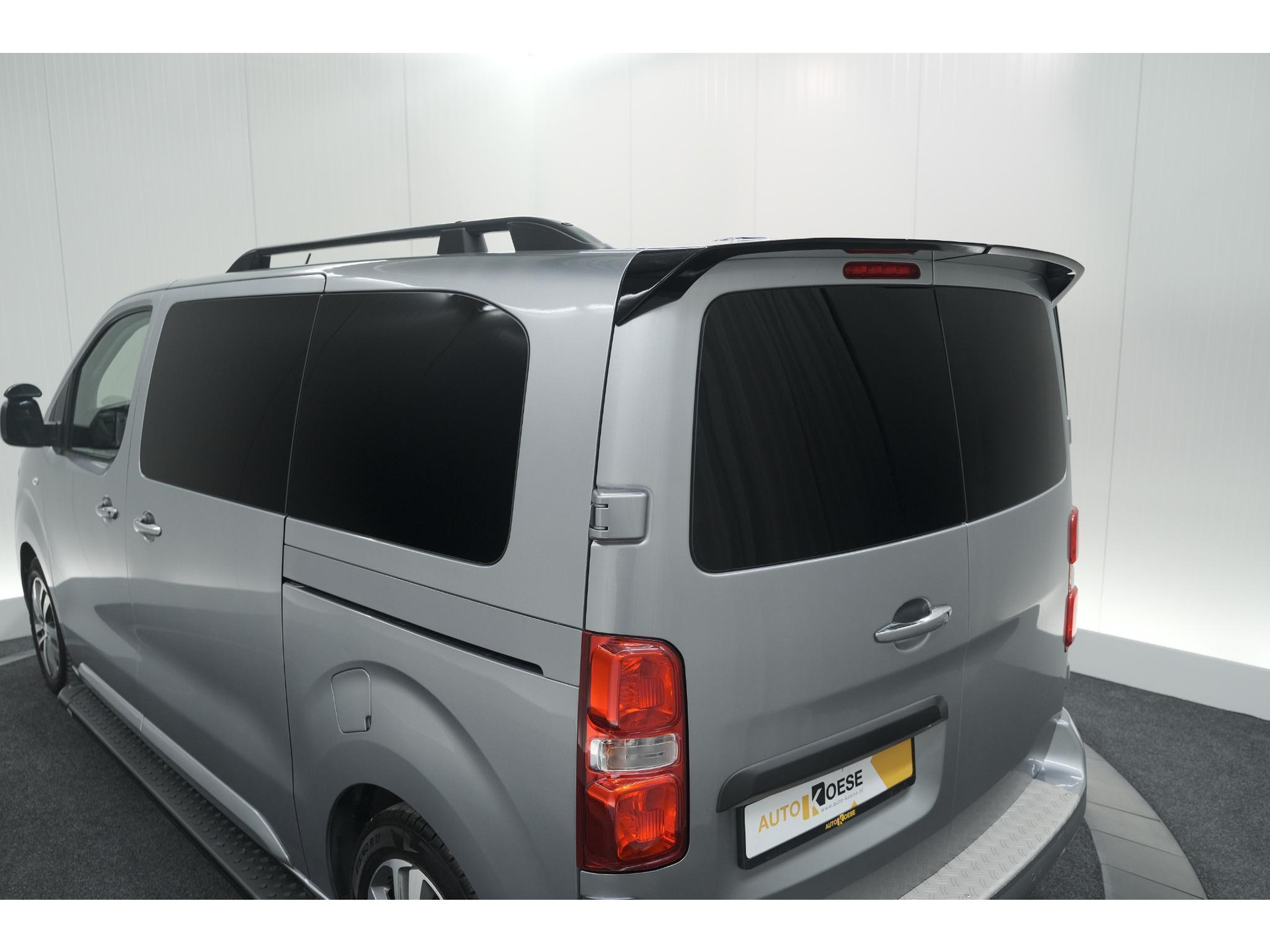 Peugeot Expert 2.0 BlueHDI 180 Automaat Standard Premium | Standkachel | Trekhaak | Head-Up Display | Camera | Apple Carplay | Laadruimte Betimmering