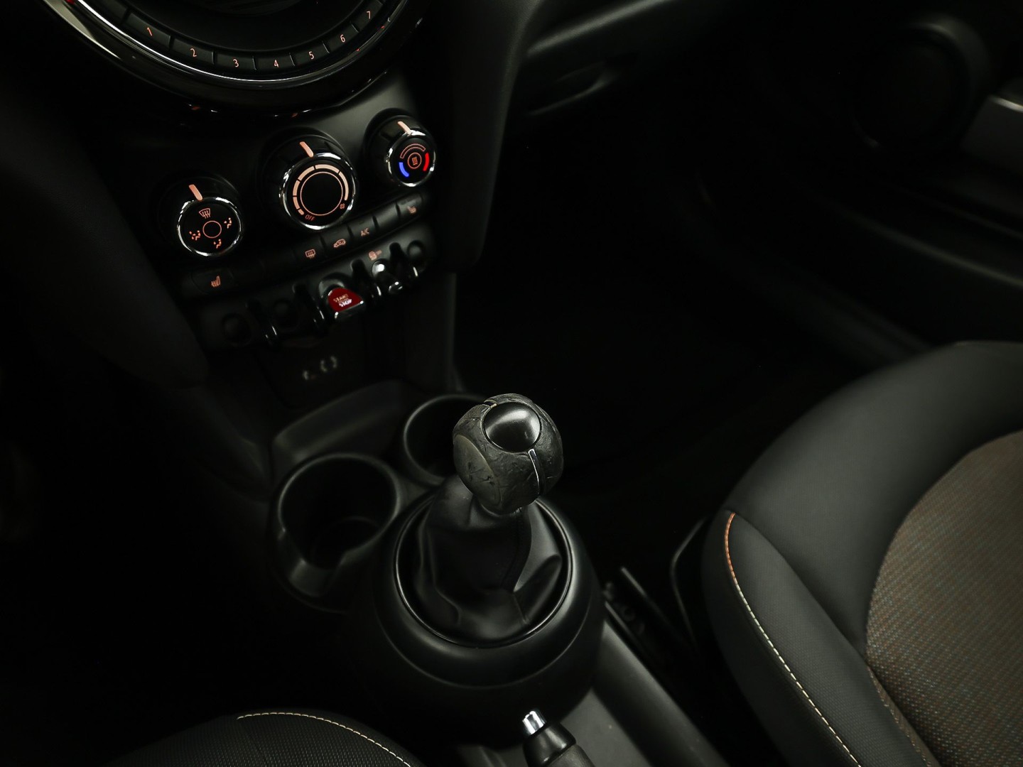 MINI One 1.2 One Sport (AIRCO, STOELVERWARMING, BLUETOOTH, SPORTSTOELEN, GETINT GLAS, ELEK RAMEN, NIEUWSTAAT)