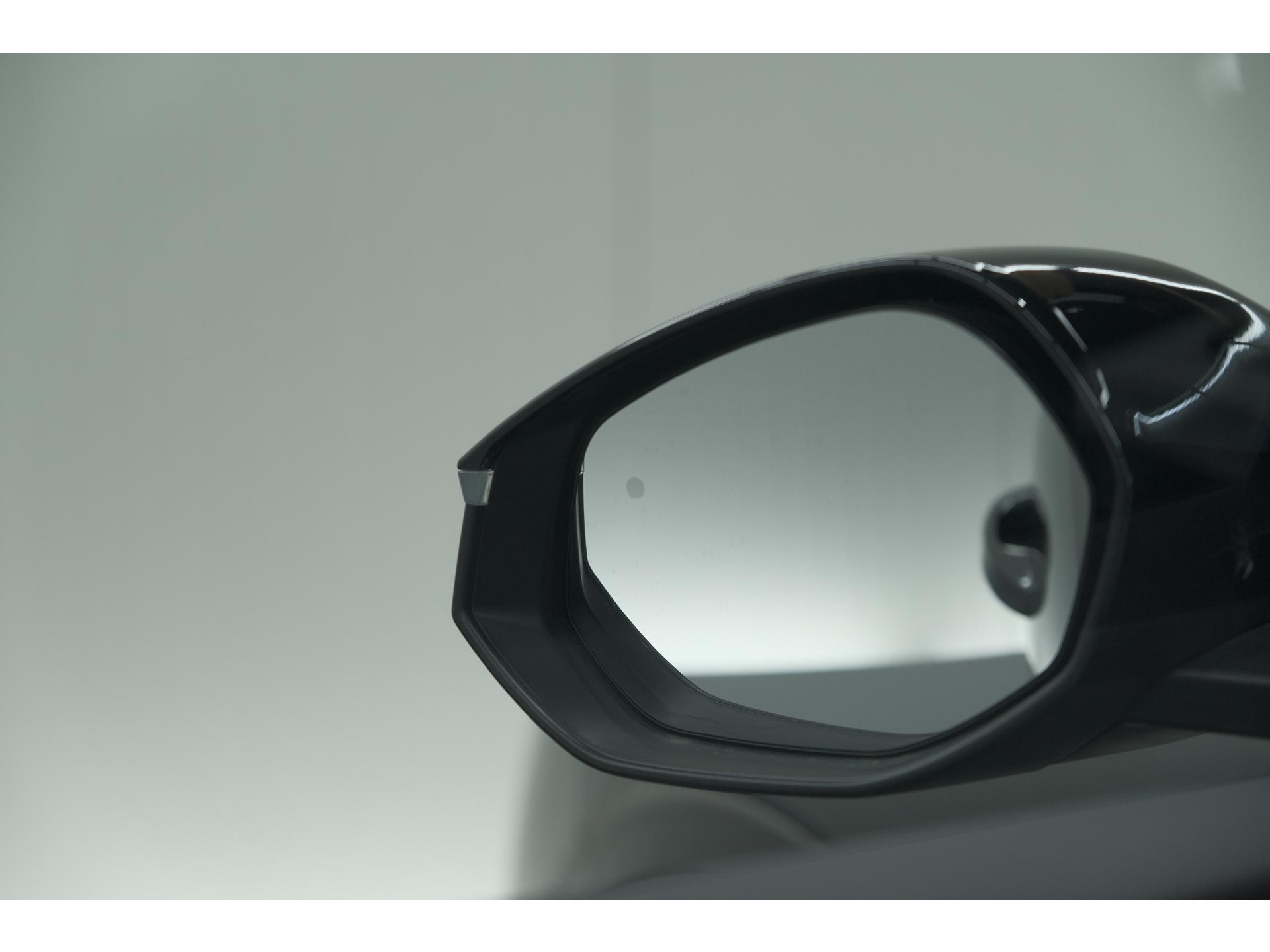 Peugeot 3008 1.2 Hybrid 136 GT | Panoramdak | 360 Camera | Stoelverwarming | Elektrische Kofferklep | Allseason Banden