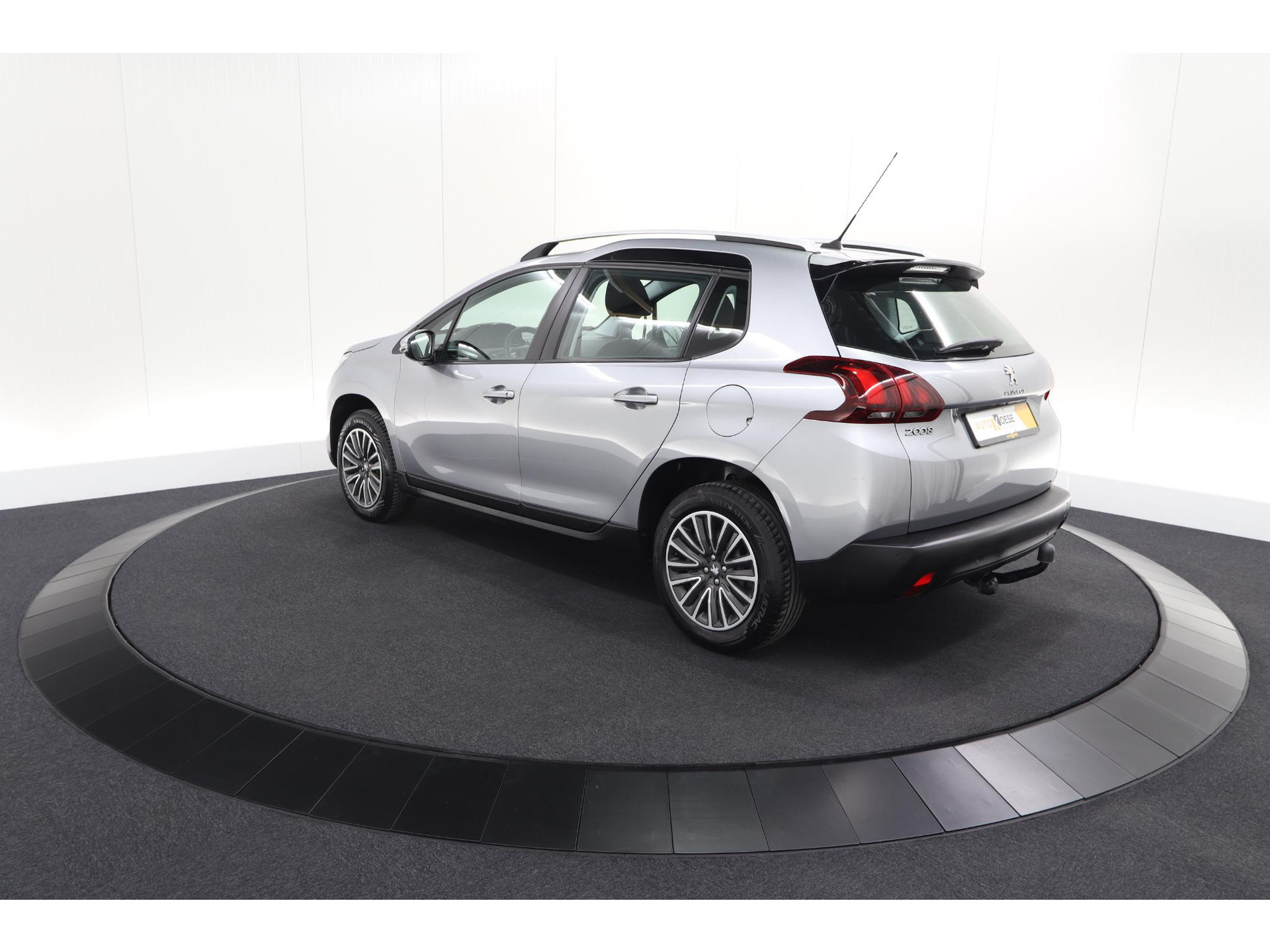 Peugeot 2008 PureTech 110 Blue Lion | Trekhaak | Apple Carplay | Parkeersensoren