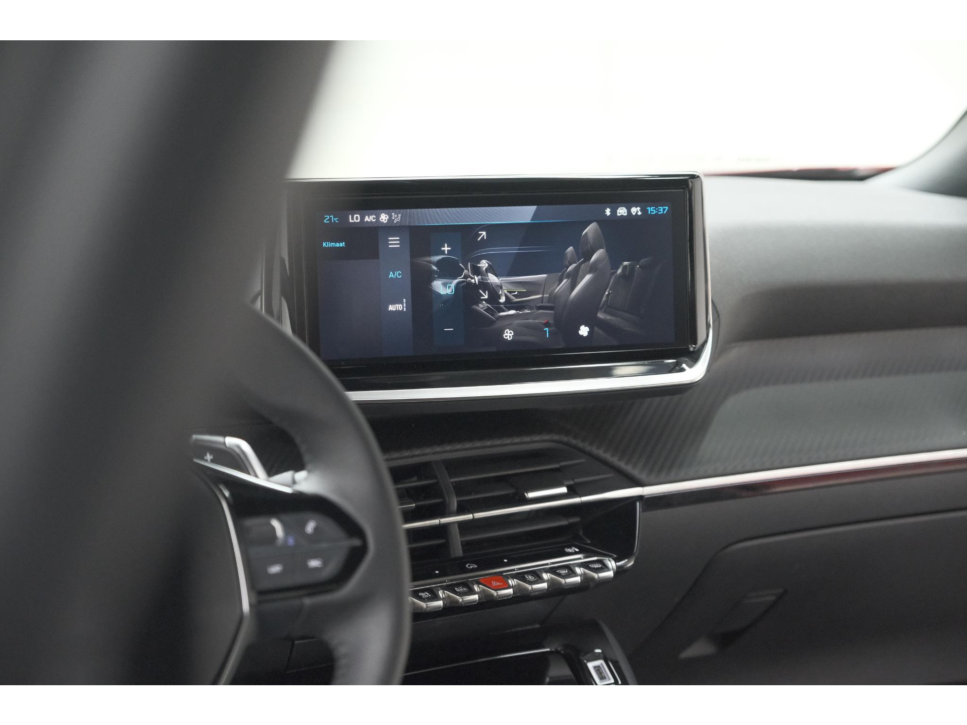 Peugeot 2008 1.2 Hybrid 145 Allure | 360 Camera | Adaptieve Cruise Control | Dodehoekdetectie | Apple Carplay