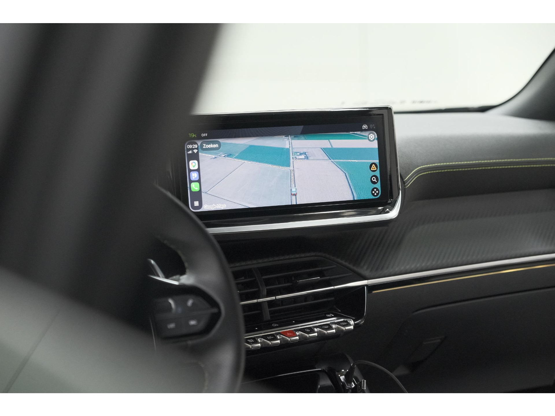 Peugeot 2008 PureTech 130 EAT8 GT | Camera | Apple Carplay | Parkeersensoren | 17 Inch Lichtmetalen Velgen