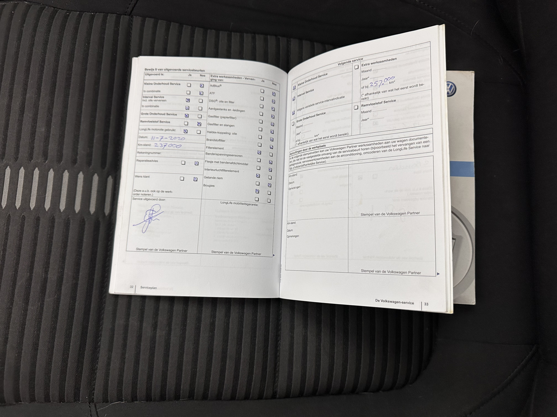 Volkswagen Tiguan 1.4 TSI Sport&Style *PANO | NAVI-FULLMAP | CAMERA | KEYLESS | HEATED-COMFORTSEATS | ECC | PDC | CRUISE | PRIVACY-GLASS | 17''ALU*