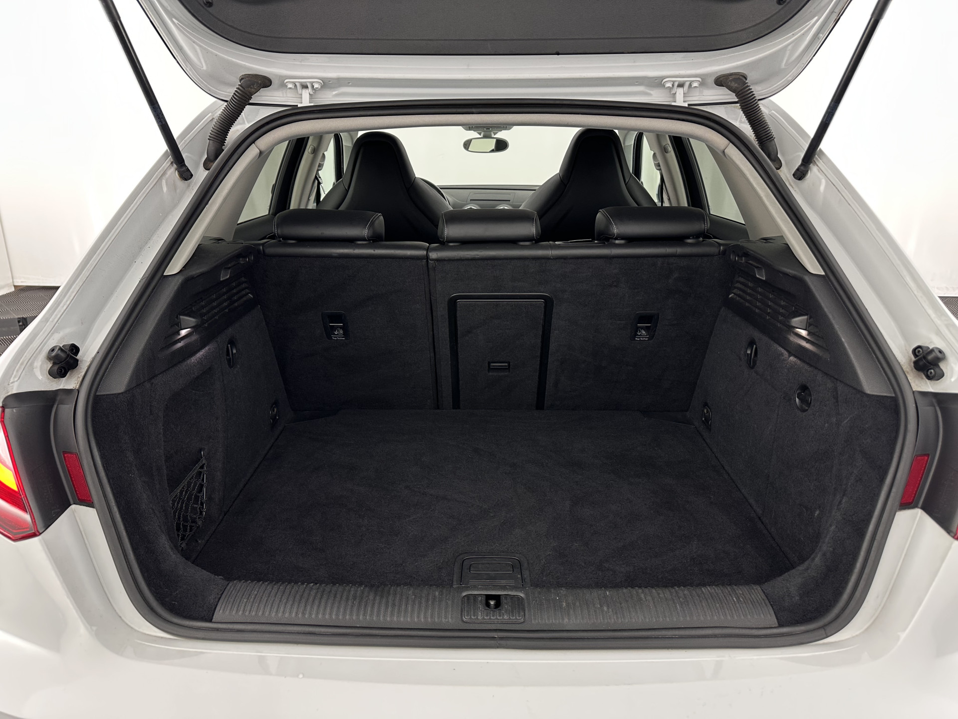 Audi S3 Sportback 2.0 TFSI Quattro Pro Line Plus Aut. *PANO | LEATHER | HEATED-SPORTSEATS | ADAPTIVE-CRUISE | FULL-LED | KEYLESS | CAMERA | NAVI-FULLMAP | PRIVACYGLASS | SHIFTPADDLES | ECC | PDC | 18''ALU*