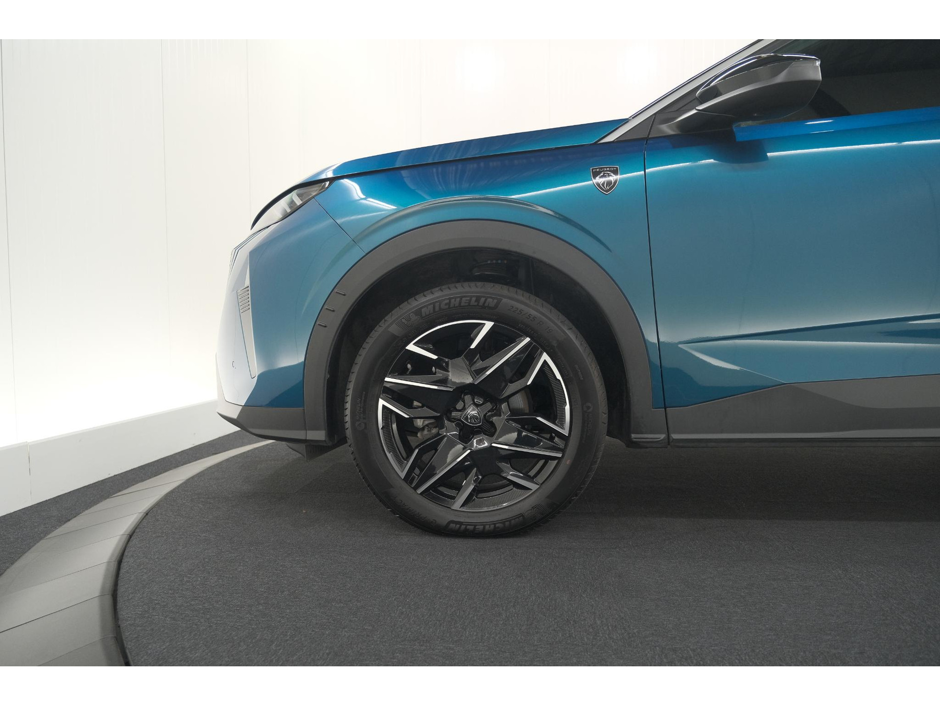 Peugeot 3008 1.2 Hybrid 136 GT | Elektrische Kofferklep | Camera | Adaptieve Cruise Control | Apple CarPlay