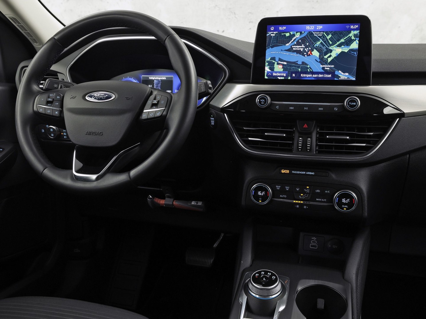 Ford Kuga 2.5 PHEV Titanium Sport 225Pk Automaat (VIRTUAL COCKPIT, SOH 93%, APPLE CARPLAY, GROOT NAVI, CAMERA, SPORTSTOELEN, CRUISE, TREKHAAK, NIEUWSTAAT)