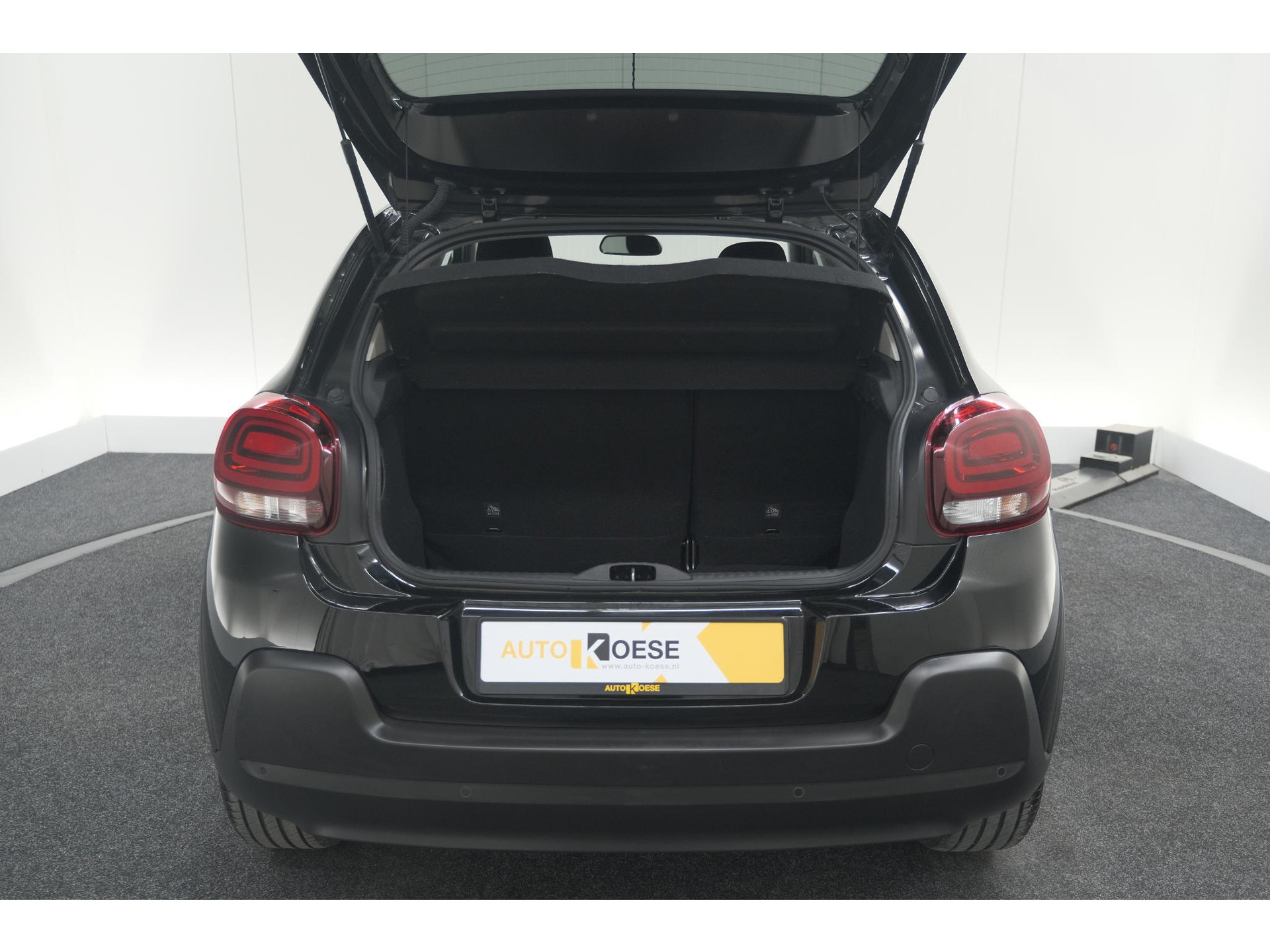 Citroen C3 PureTech 110 EAT6 Max | Apple Carplay | Parkeersensoren | Climate Control | 16 Inch Lichtmetalen Velgen
