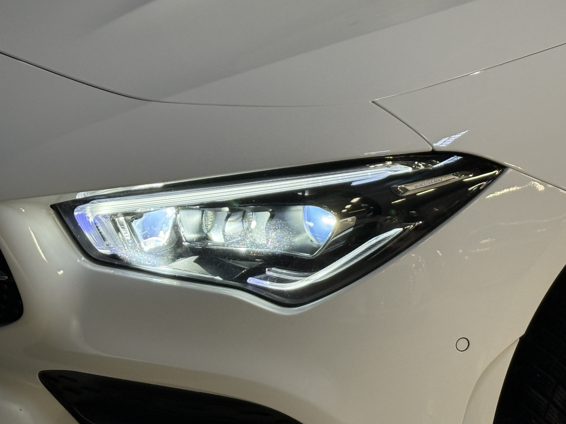 Mercedes-Benz CLA-klasse Shooting Brake 200 Business Solution AMG | Panoramadak | Sfeerverlichting | Multibeam