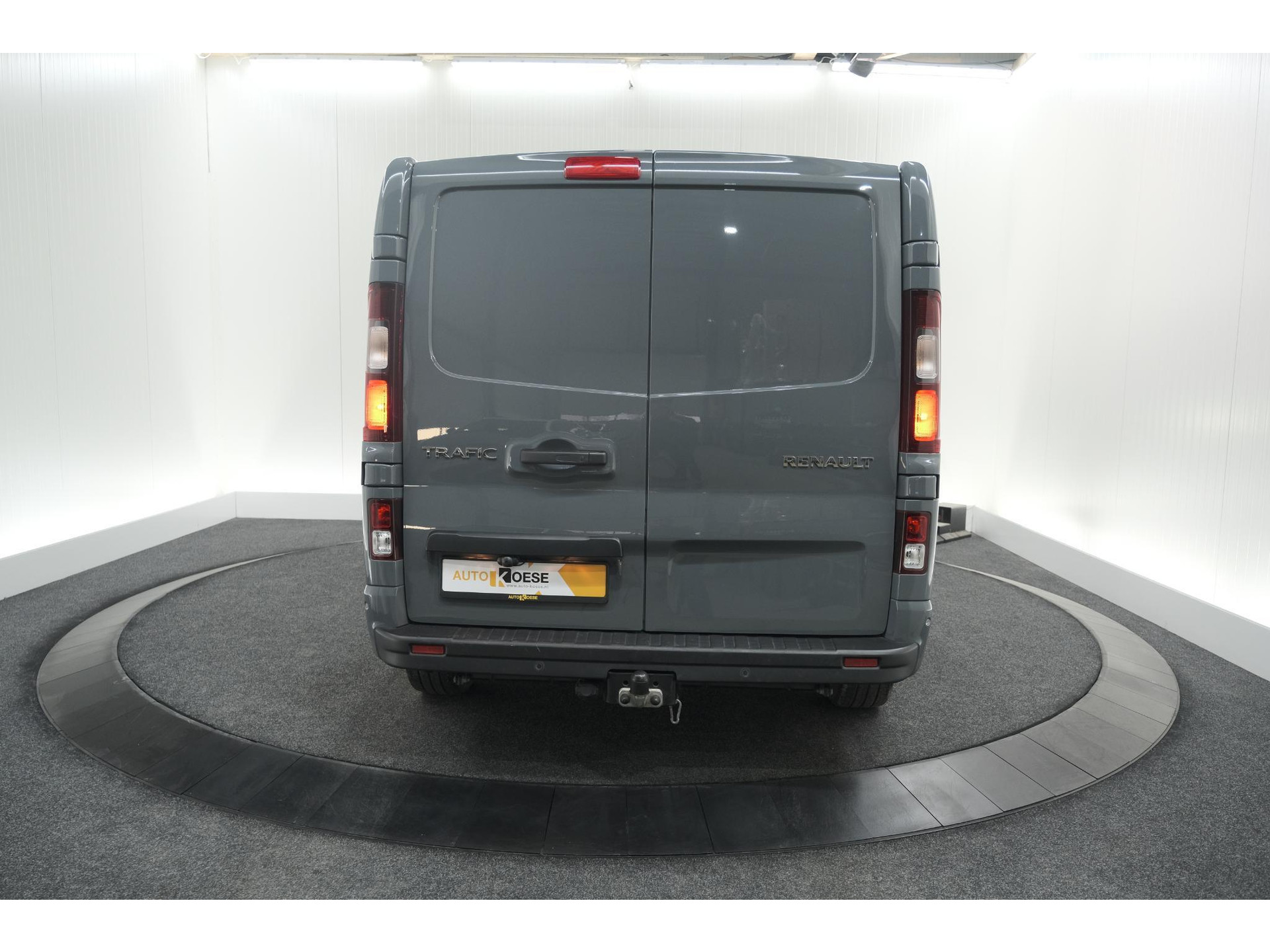 Renault Trafic 2.0 dCi 110 T30 L2H1 Work Edition | Trekhaak | Camera | Navigatie | Sidebars | Betimmering Laadruimte