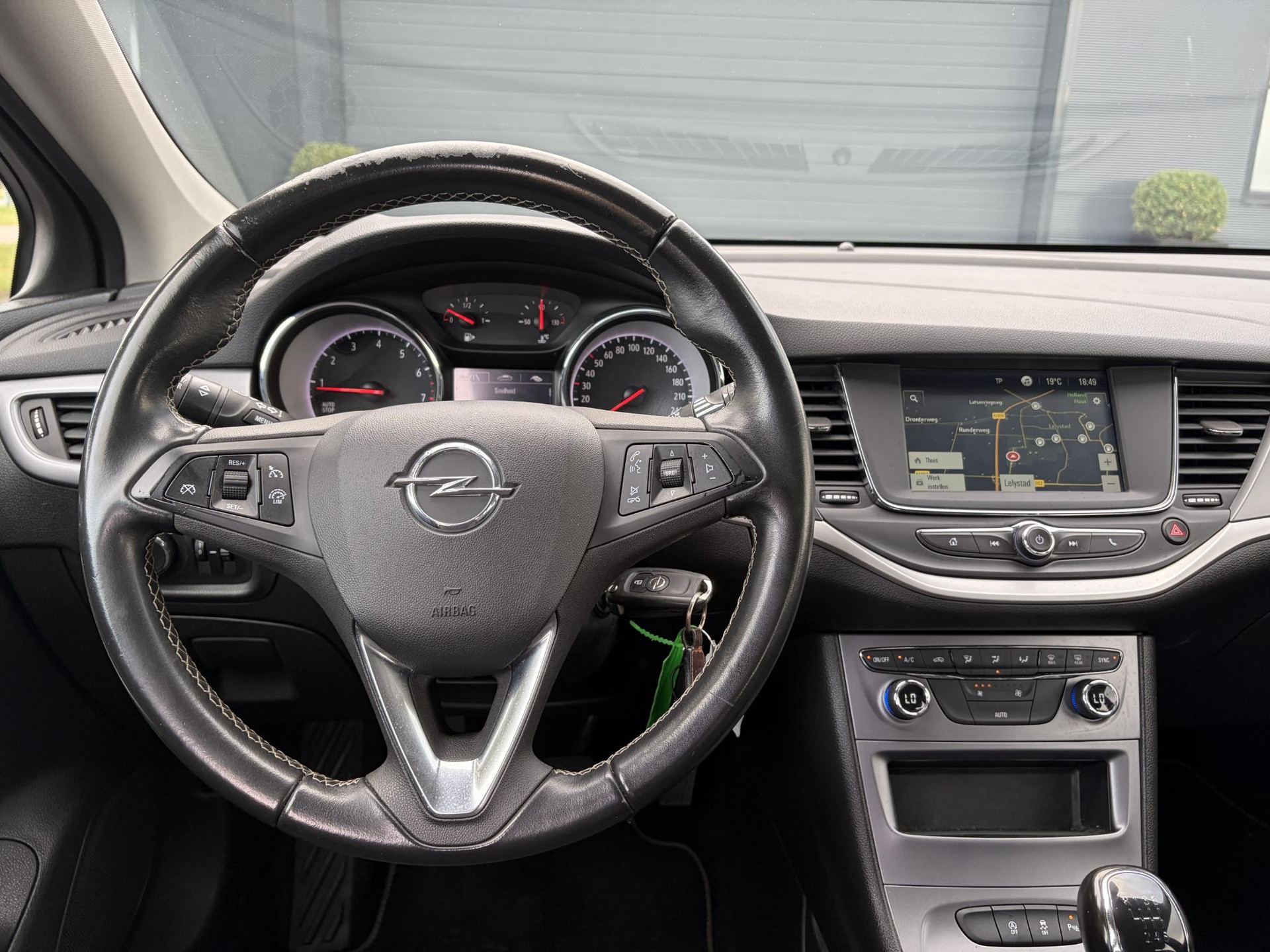 Opel Astra Sports Tourer 1.2 Edition ✓131pk✓2e Eigenaar✓Trekhaak✓Navi✓Airco✓Cruise✓Pdc V+A✓Lm velgen✓Dealer Onderhouden✓Comfortstoelen✓N.A.P✓Apk tot 07-2028