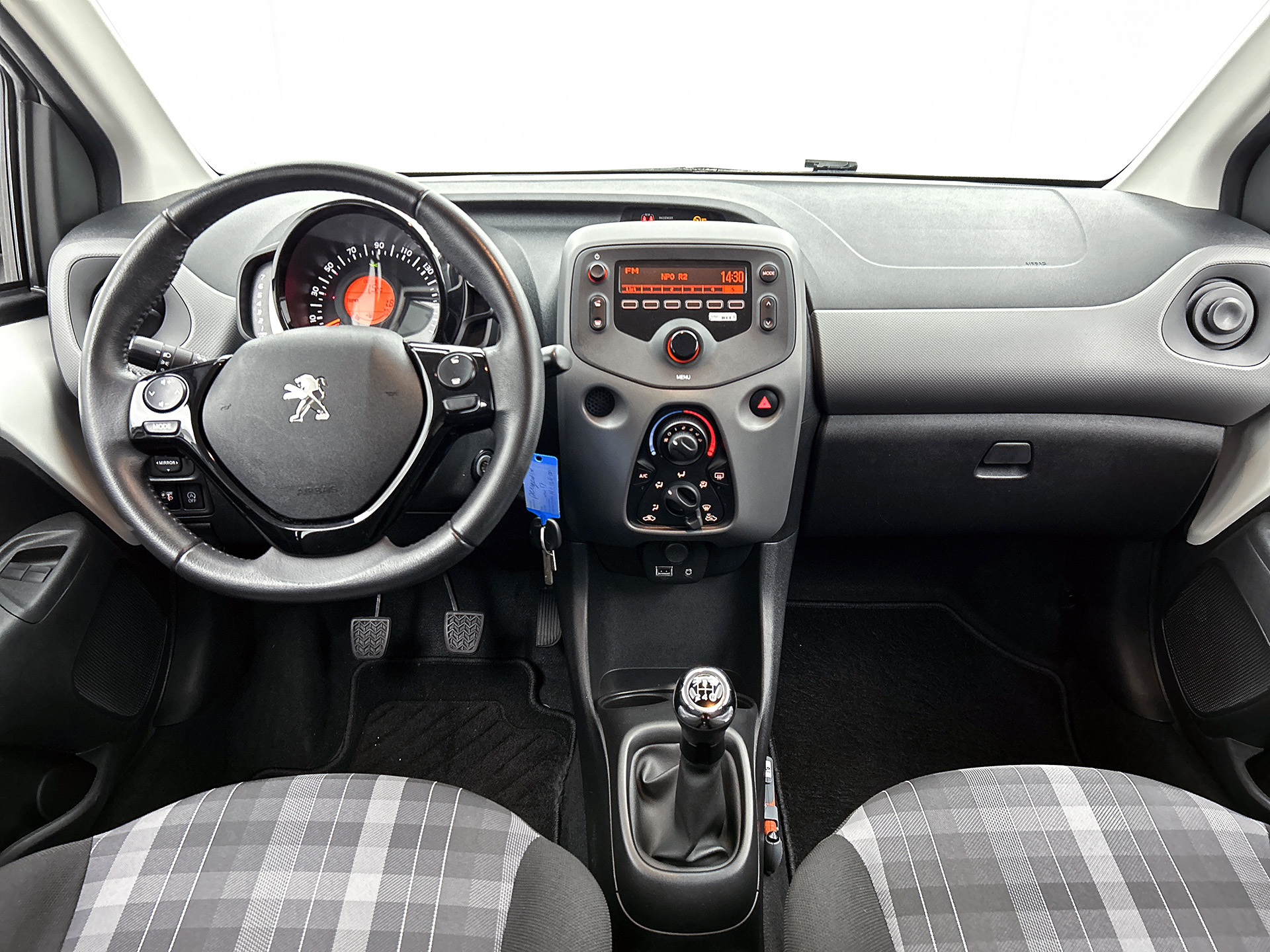 Peugeot 108 1.0 e-VTi Active | LM VELGEN | DEALER ONDERHOUDEN | ELEKTR. SPIEGELS + RAMEN | AIRCO | BLUETOOTH